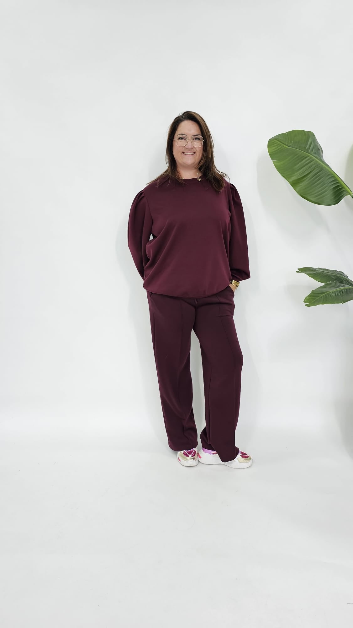 BASIC SWEATER MET POFMOUW BURGUNDY