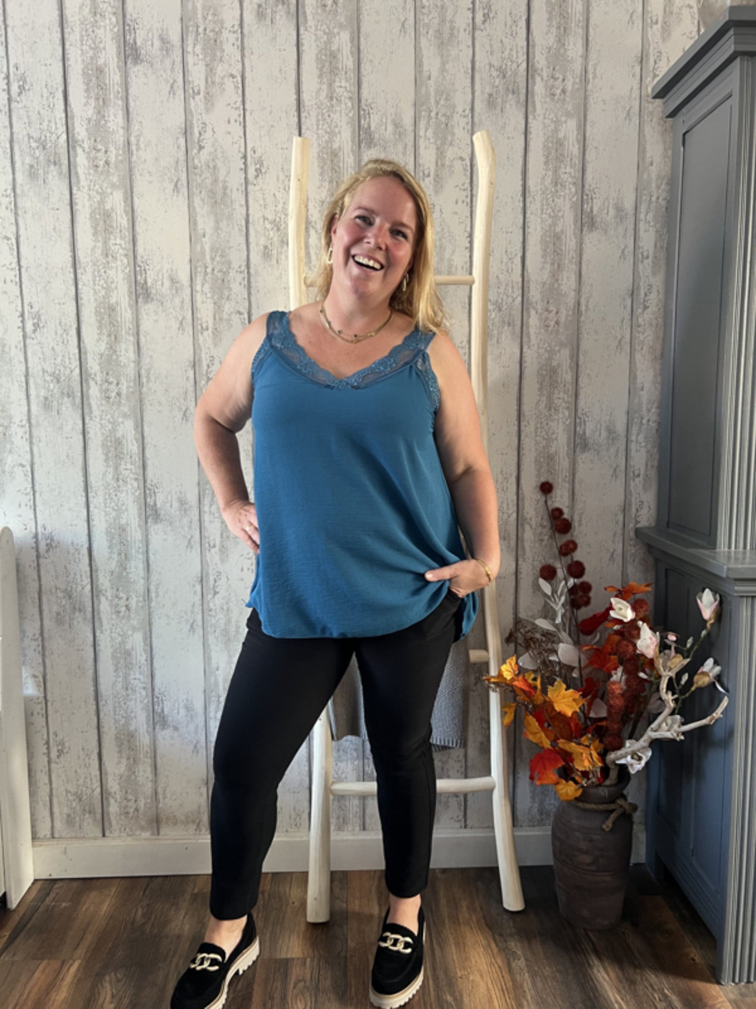 ESSIE TOP MIT SPITZE - 1288