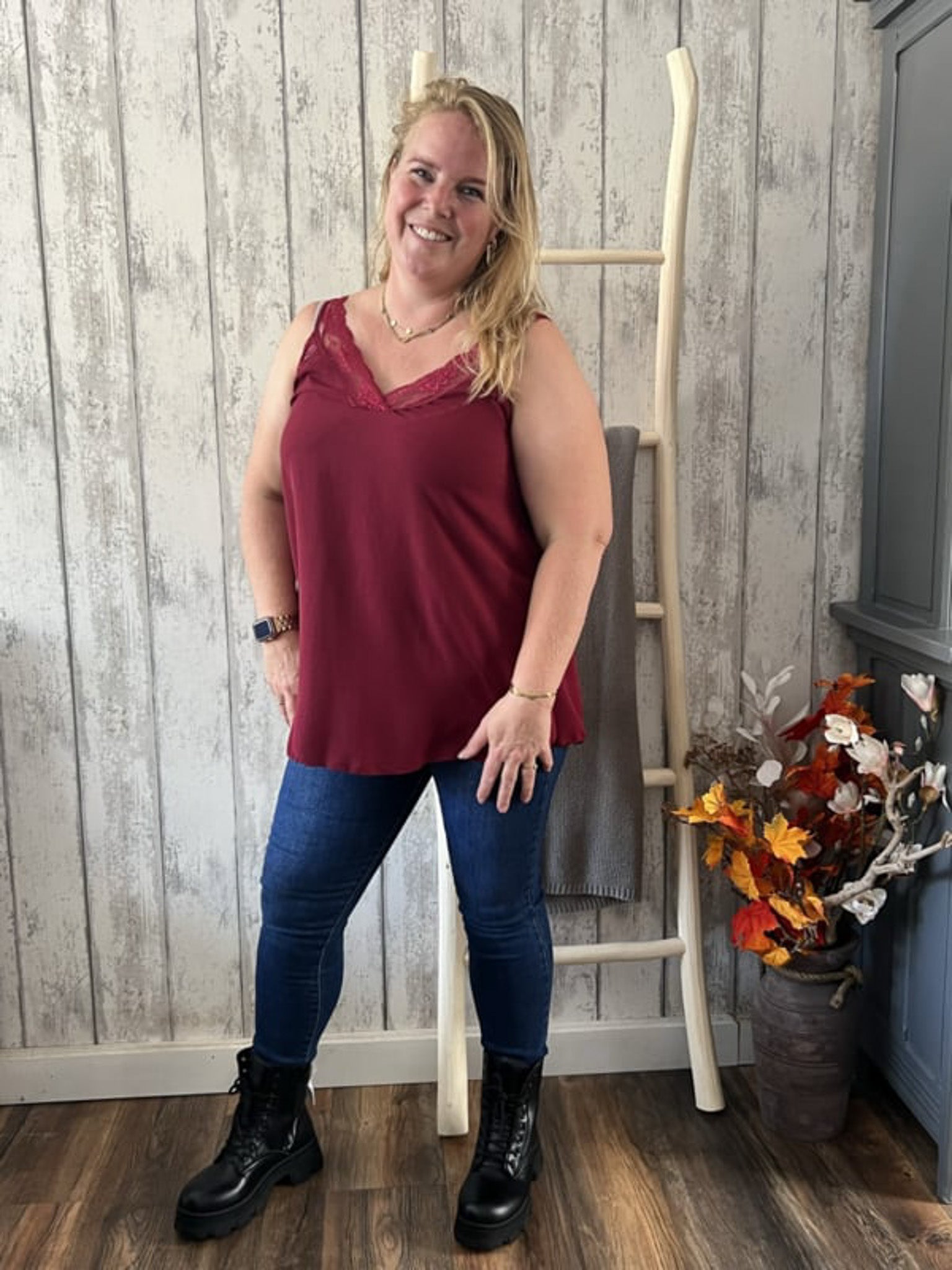 ESSIE TOP MIT SPITZE - 1288