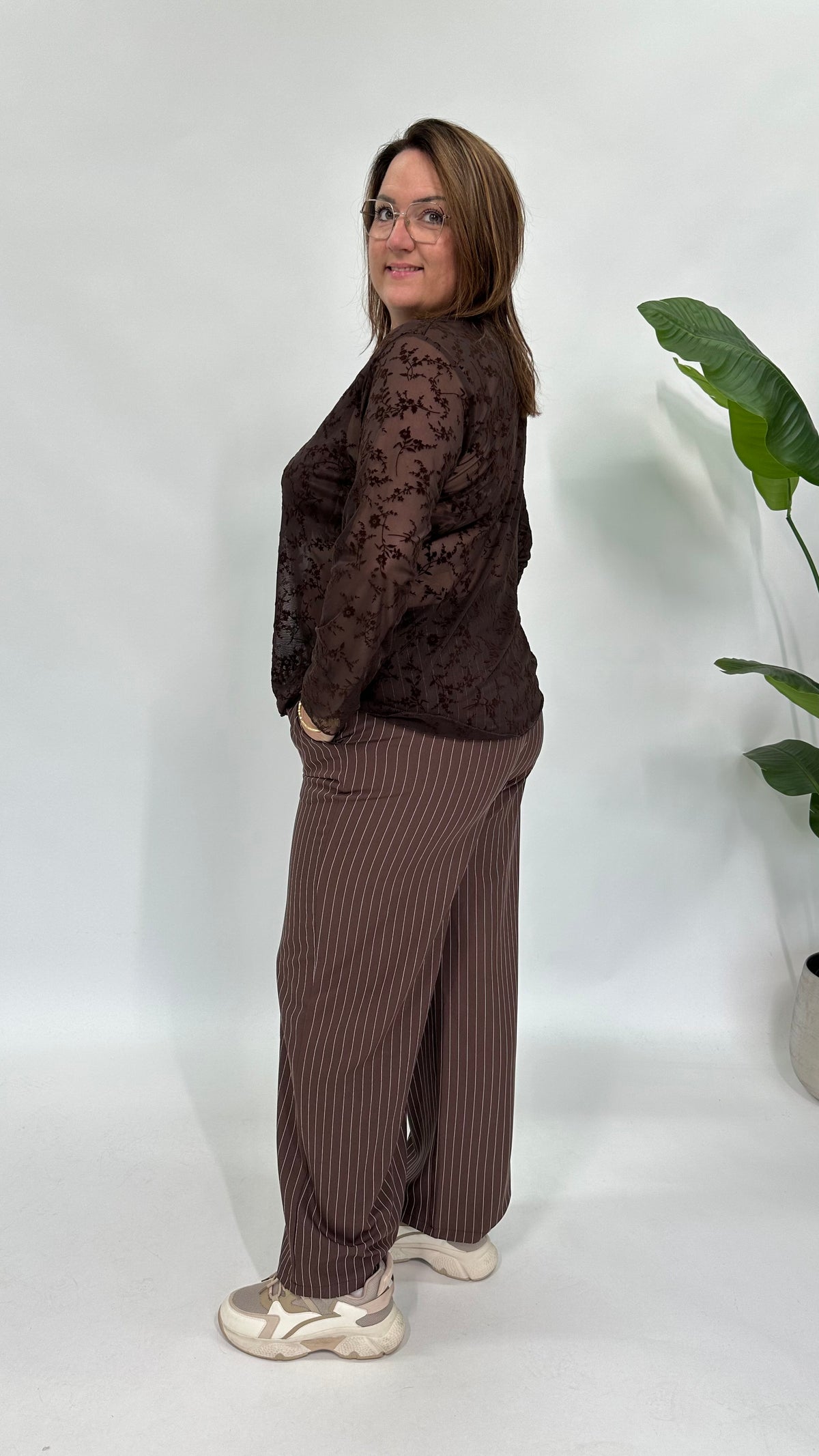 KRIJTSTREEP PANTALON BRUIN