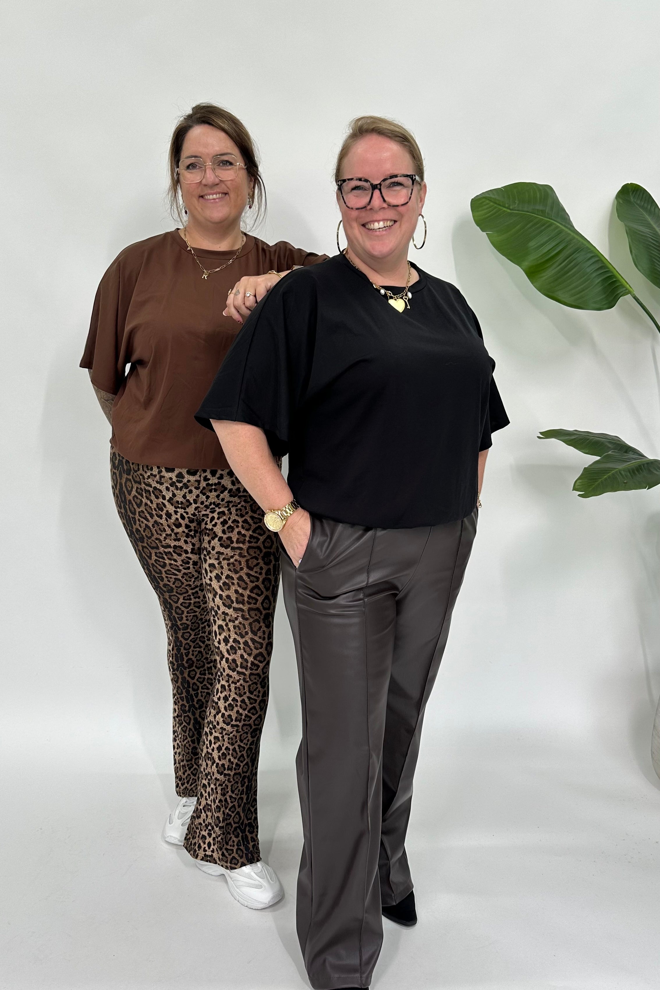 T-SHIRT MET ELASTIEK ZWART