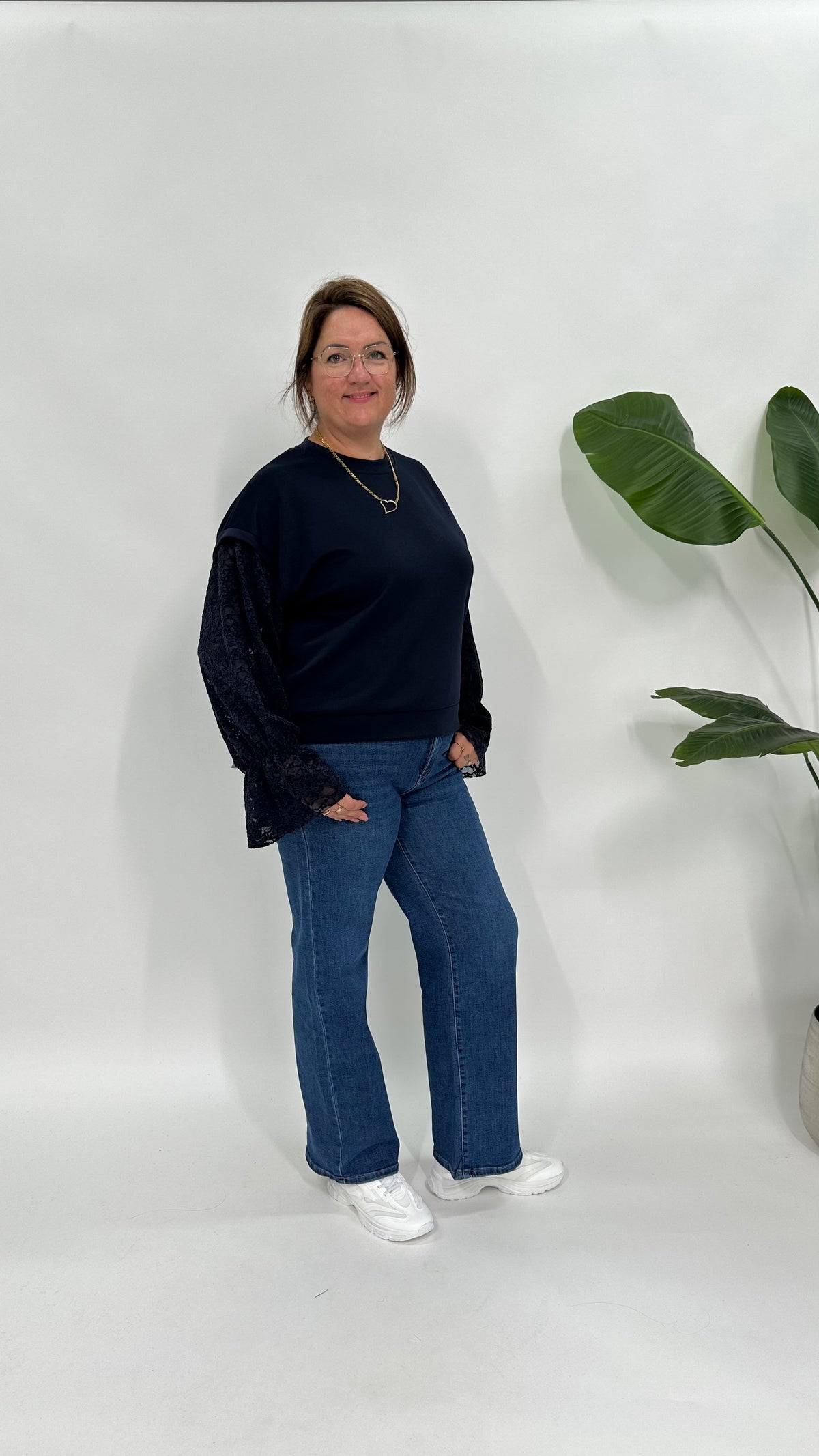 SWEATER MET LACE MOUW MARINE