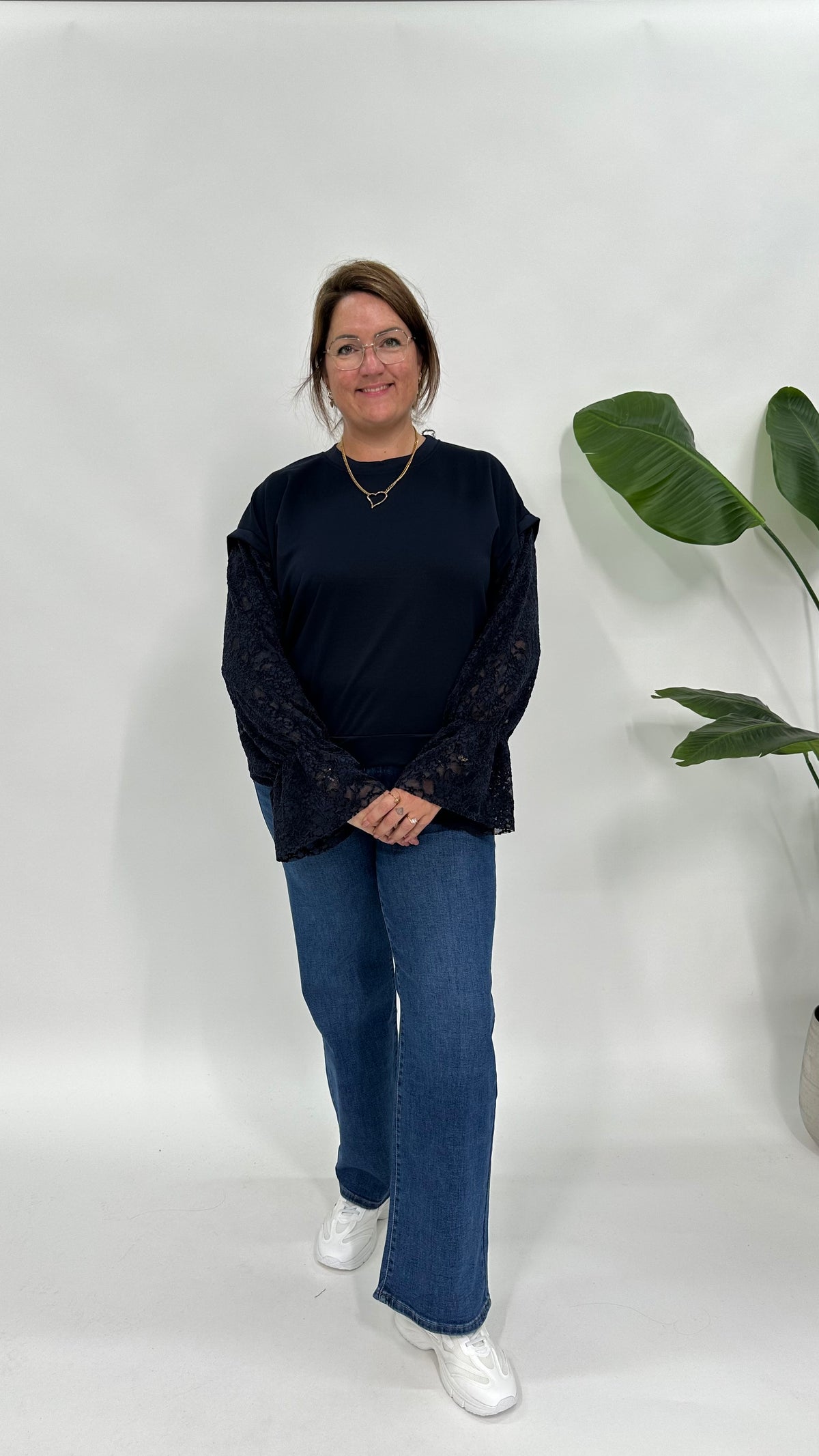 SWEATER MET LACE MOUW MARINE
