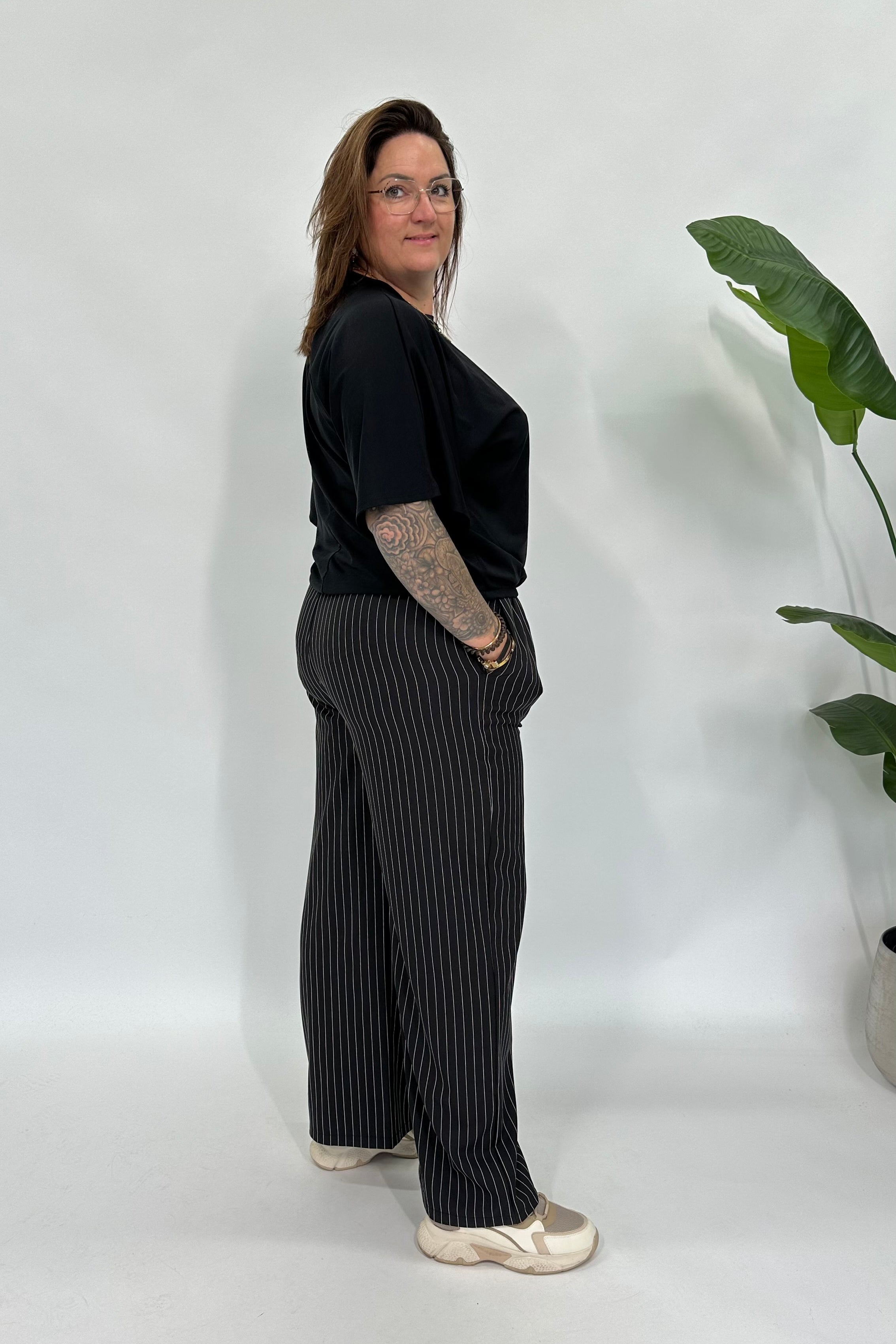 KRIJTSTREEP PANTALON ZWART