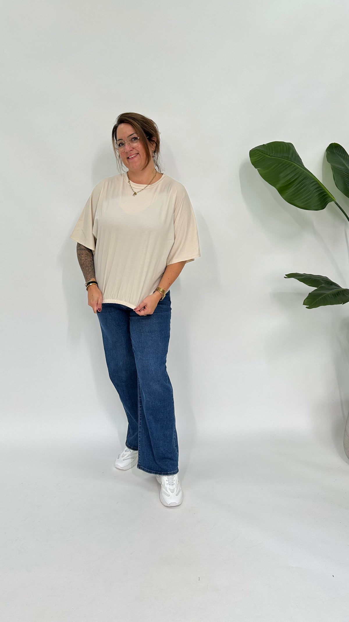 T-SHIRT MET ELASTIEK BEIGE