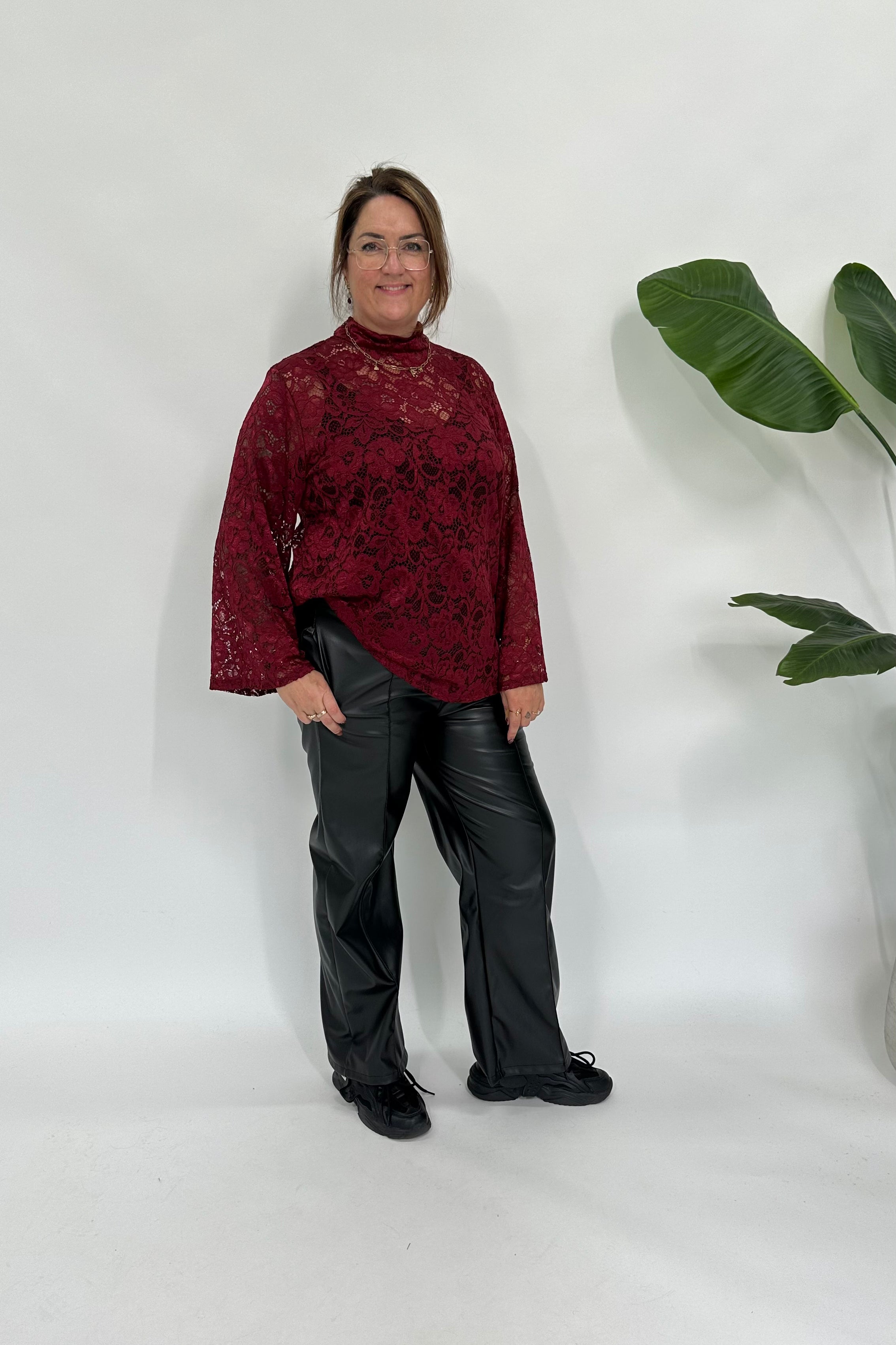 LACE TOP MET TROMPET MOUW BORDEAUX