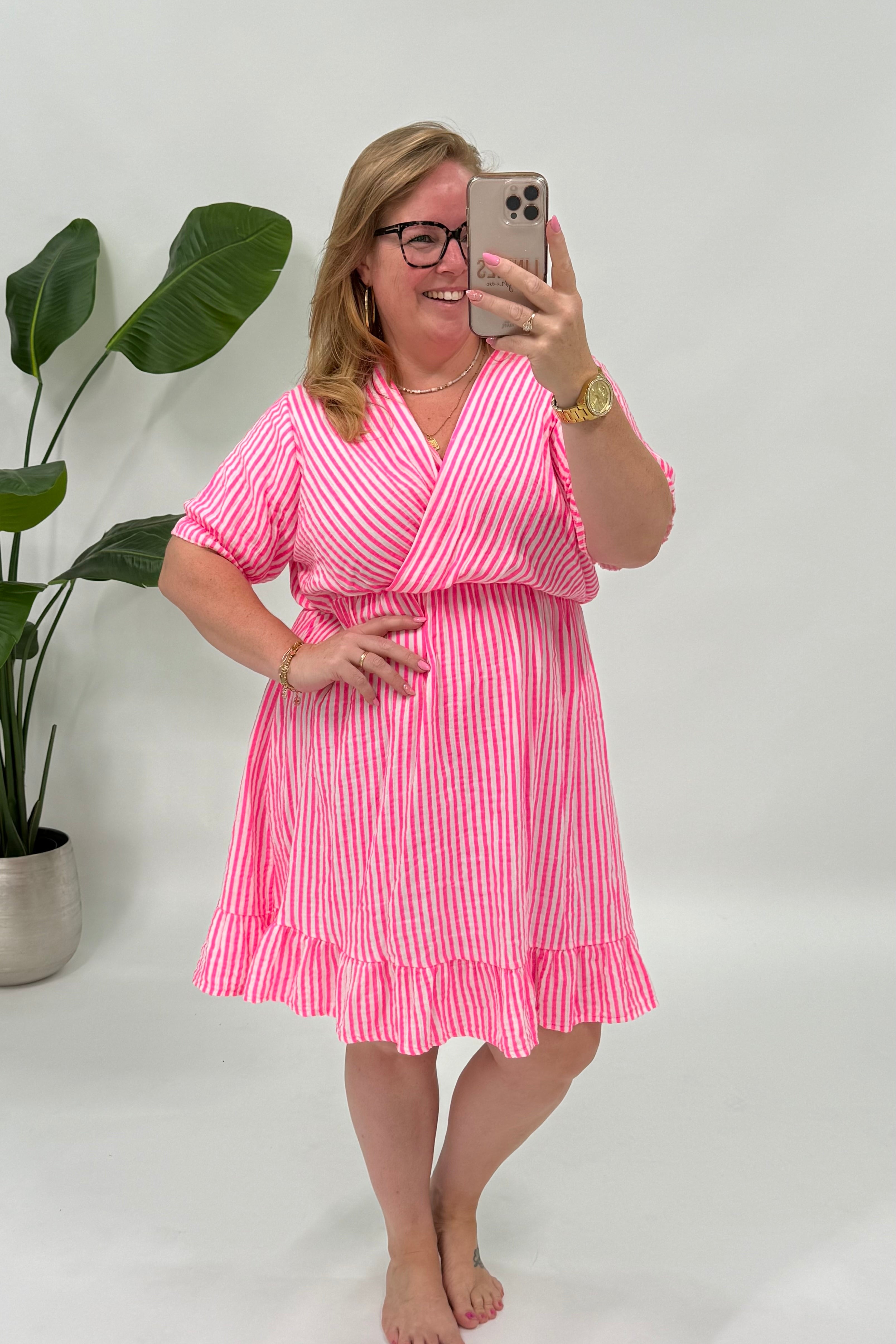 KATOENEN MOUSSELINE STREEP JURK FUCHSIA