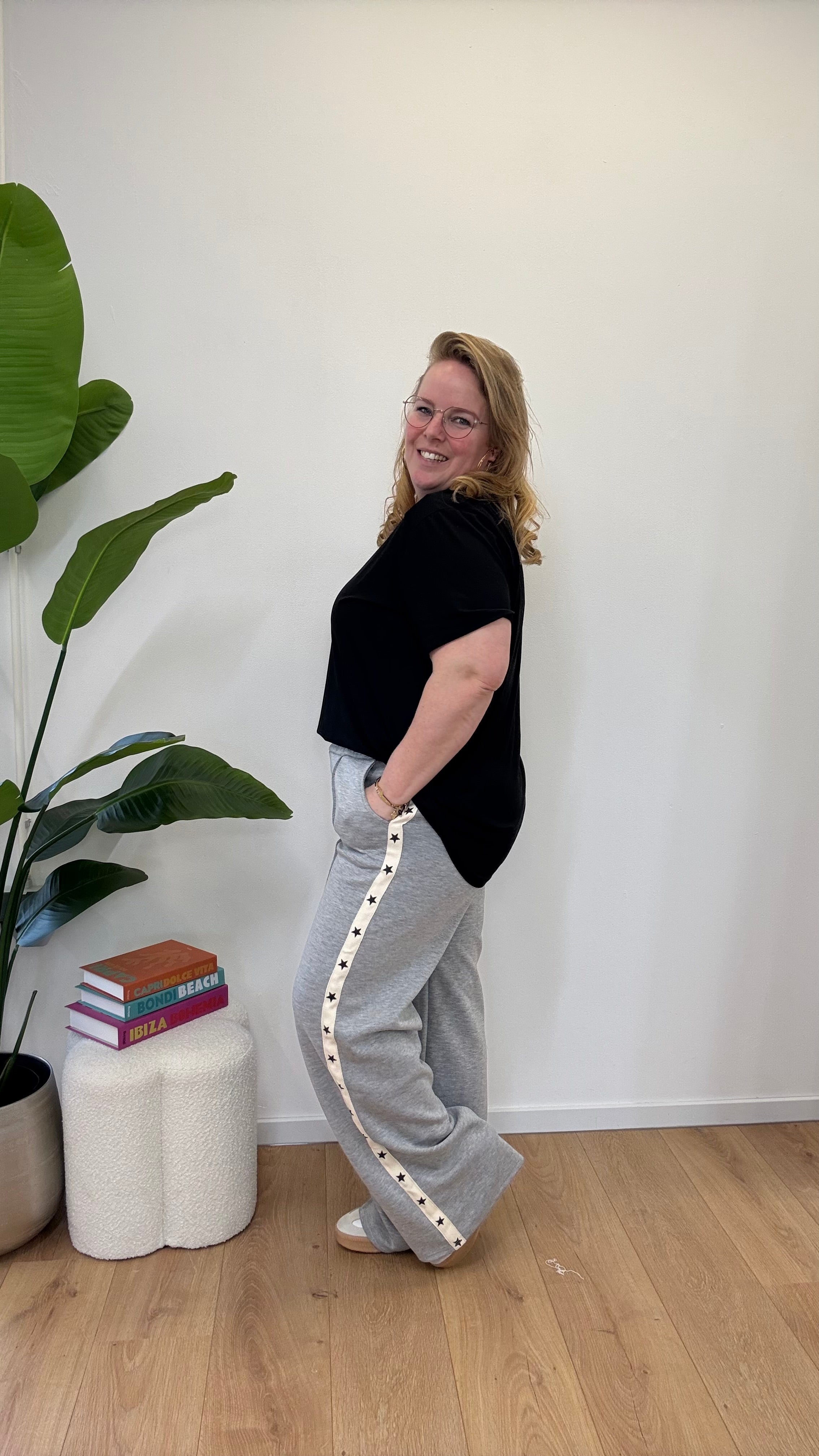 BASIC T-SHIRT V-AUSSCHNITT - 1366