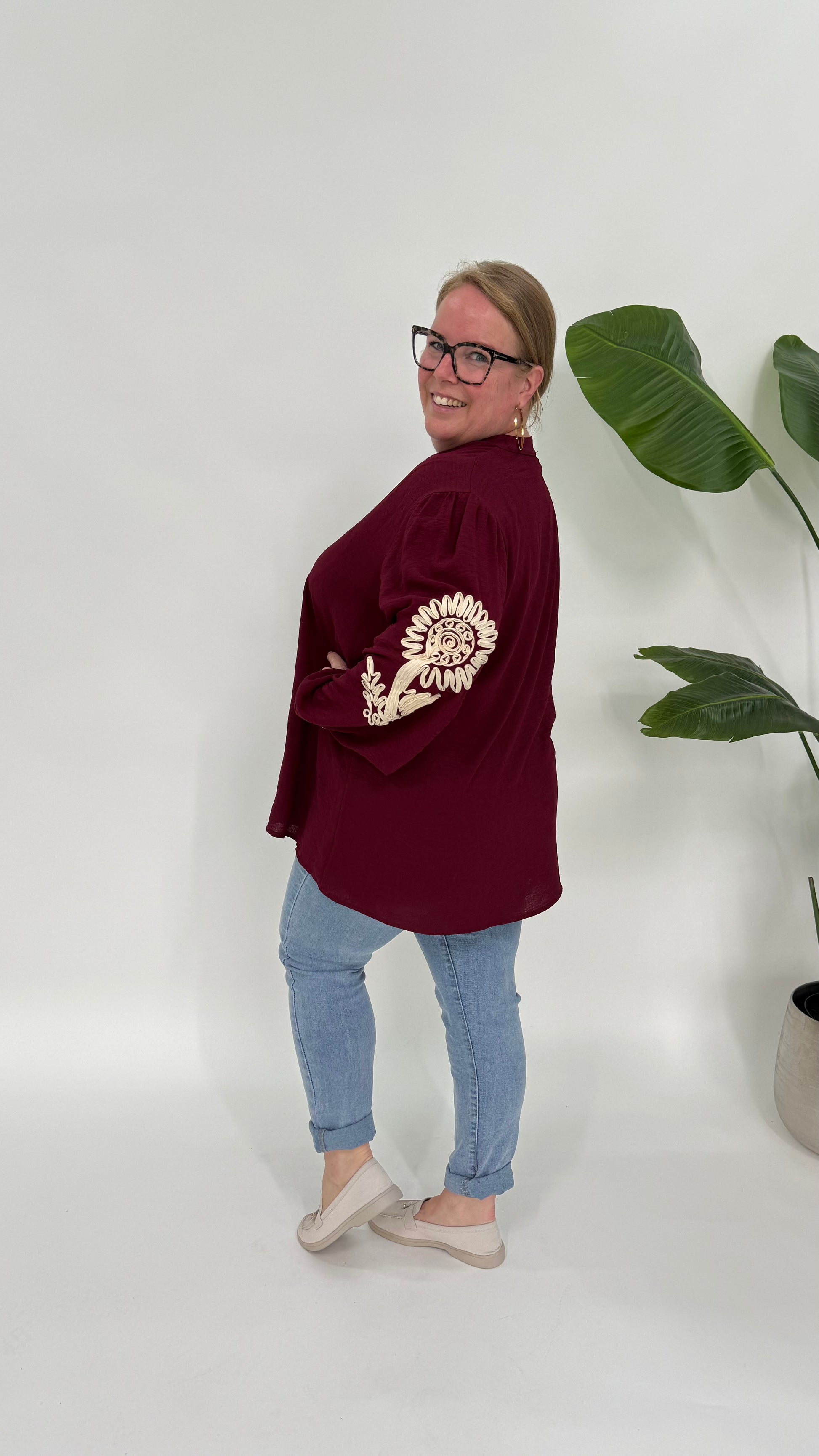 KATOENEN TOP MET GEBORDUURDE MOUW - 2176