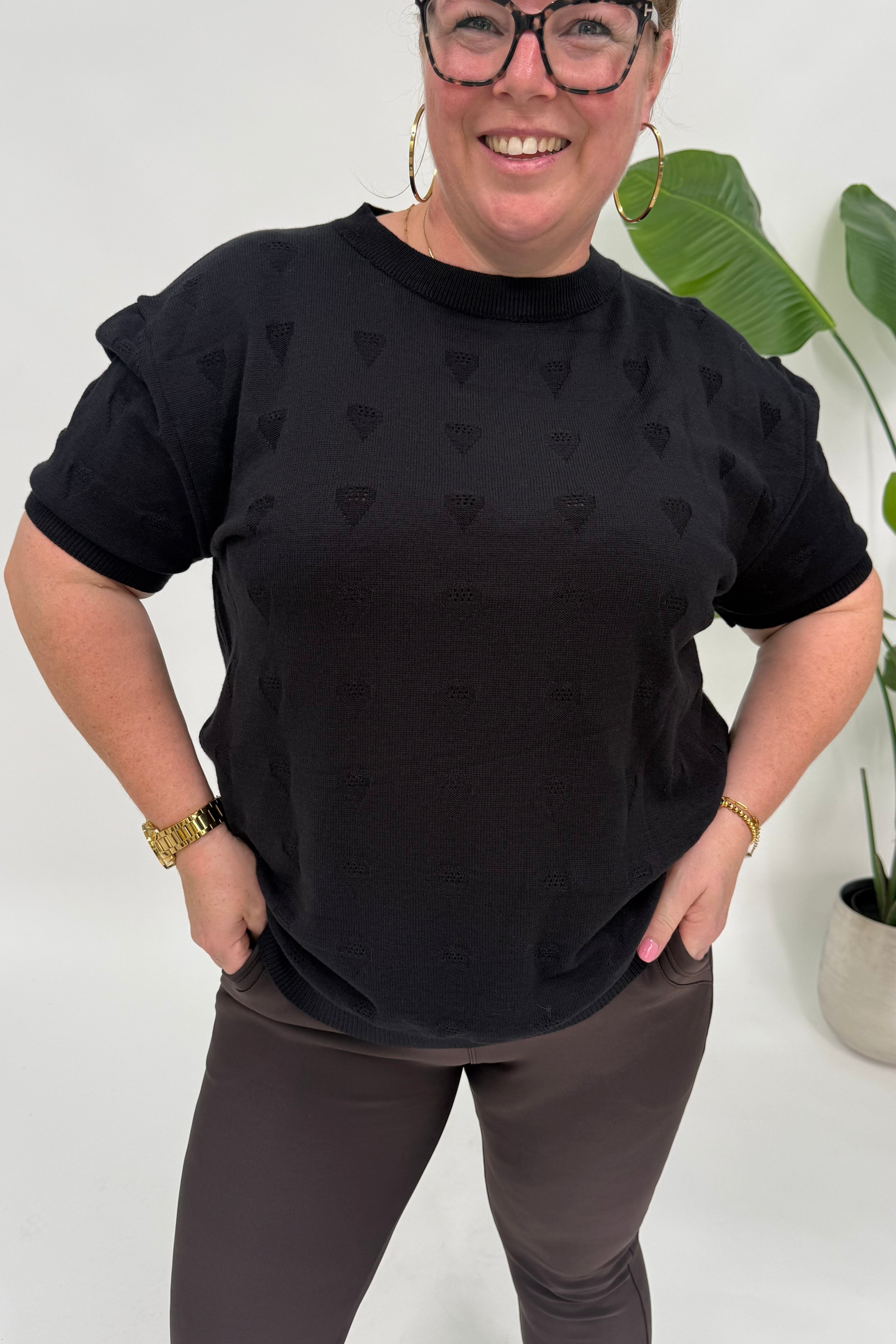 ZACHTE TOP MET HARTJES ZWART