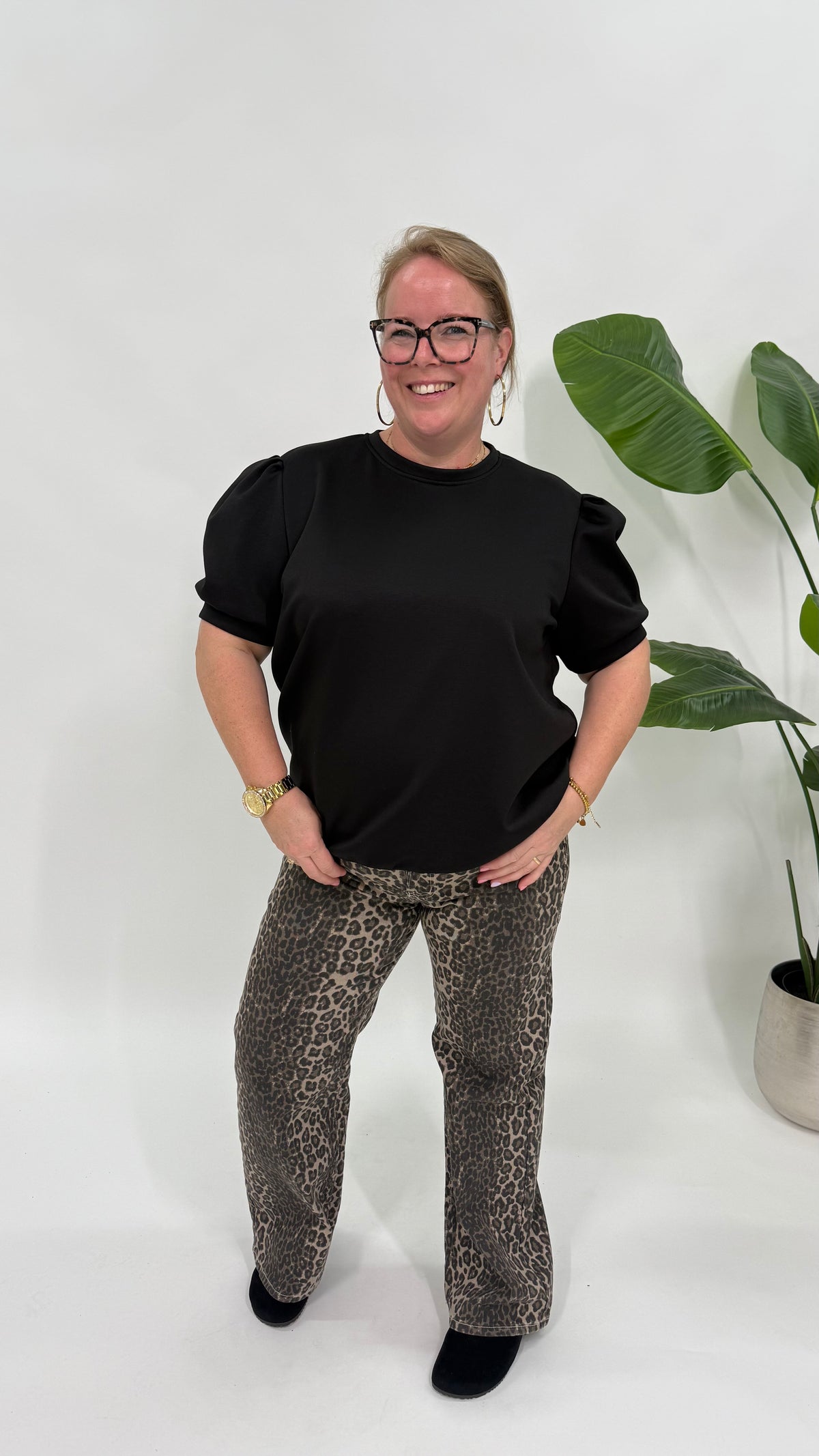 SHIRT MET POFMOUW ZWART