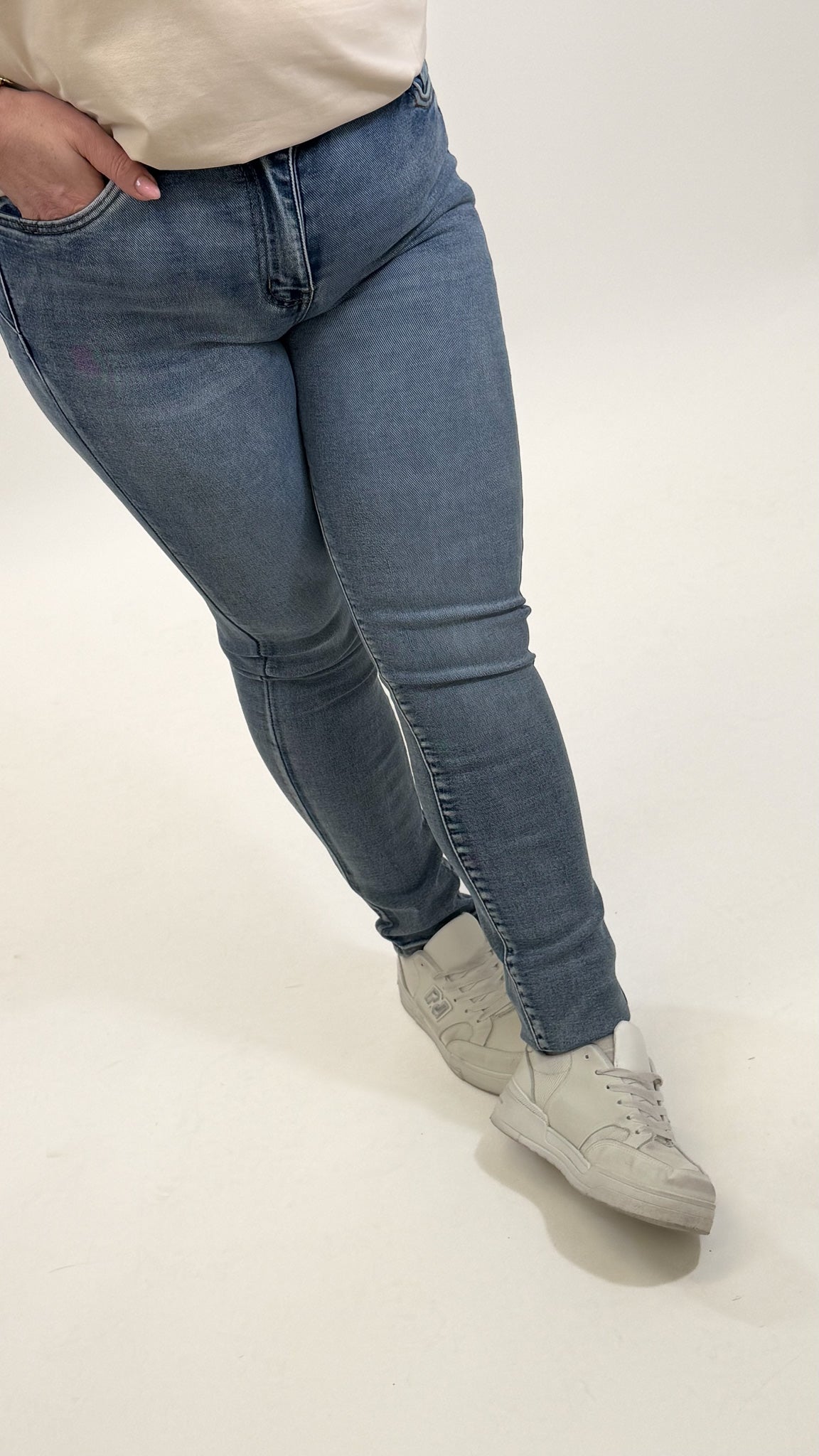 MOM WIDE LEG JEANS MERK GOODIES DJ2456 (40 bis 48) - GRAU