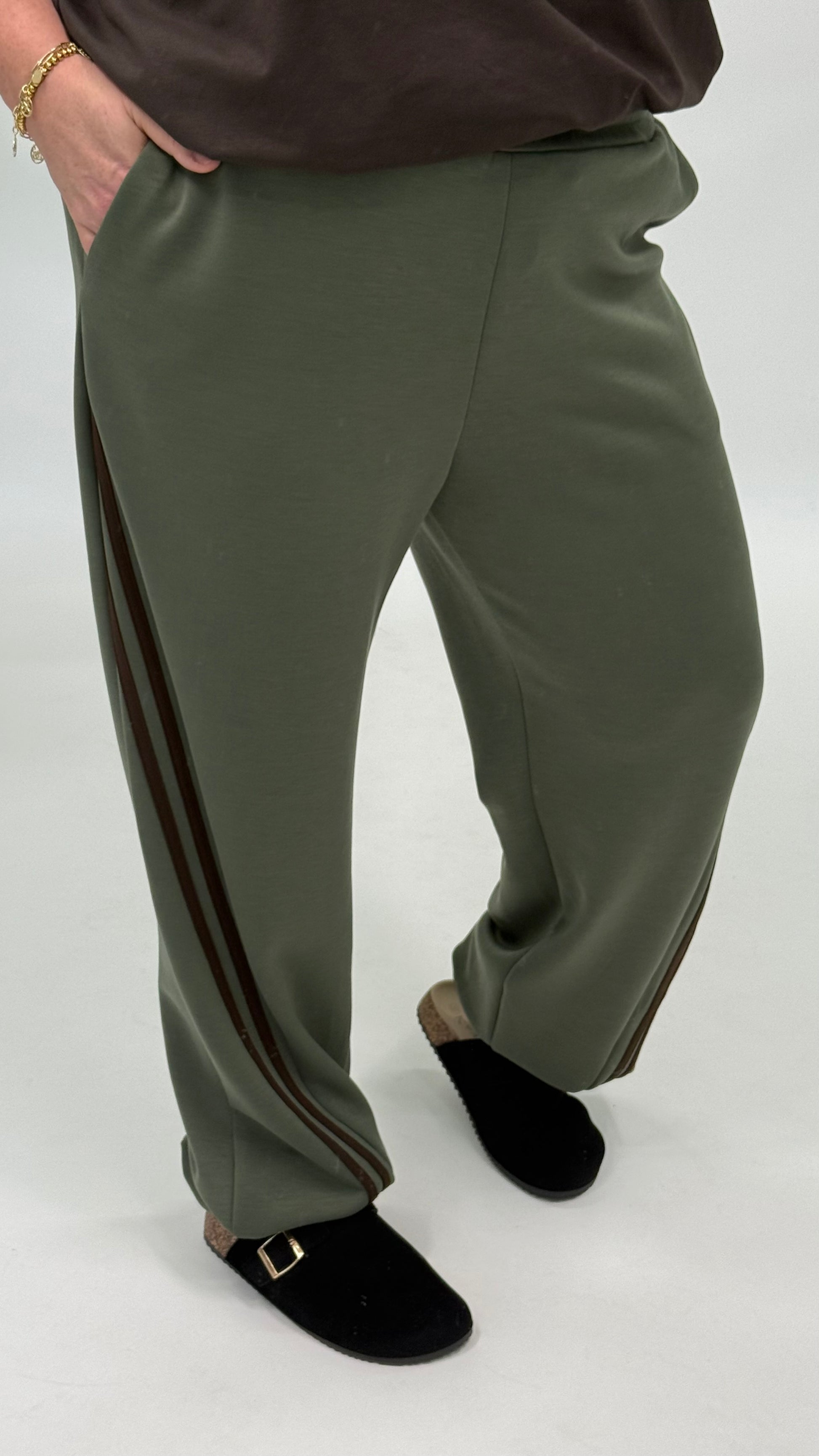 SPORTI JOGGER MET DUBBELE STREEP - 2192