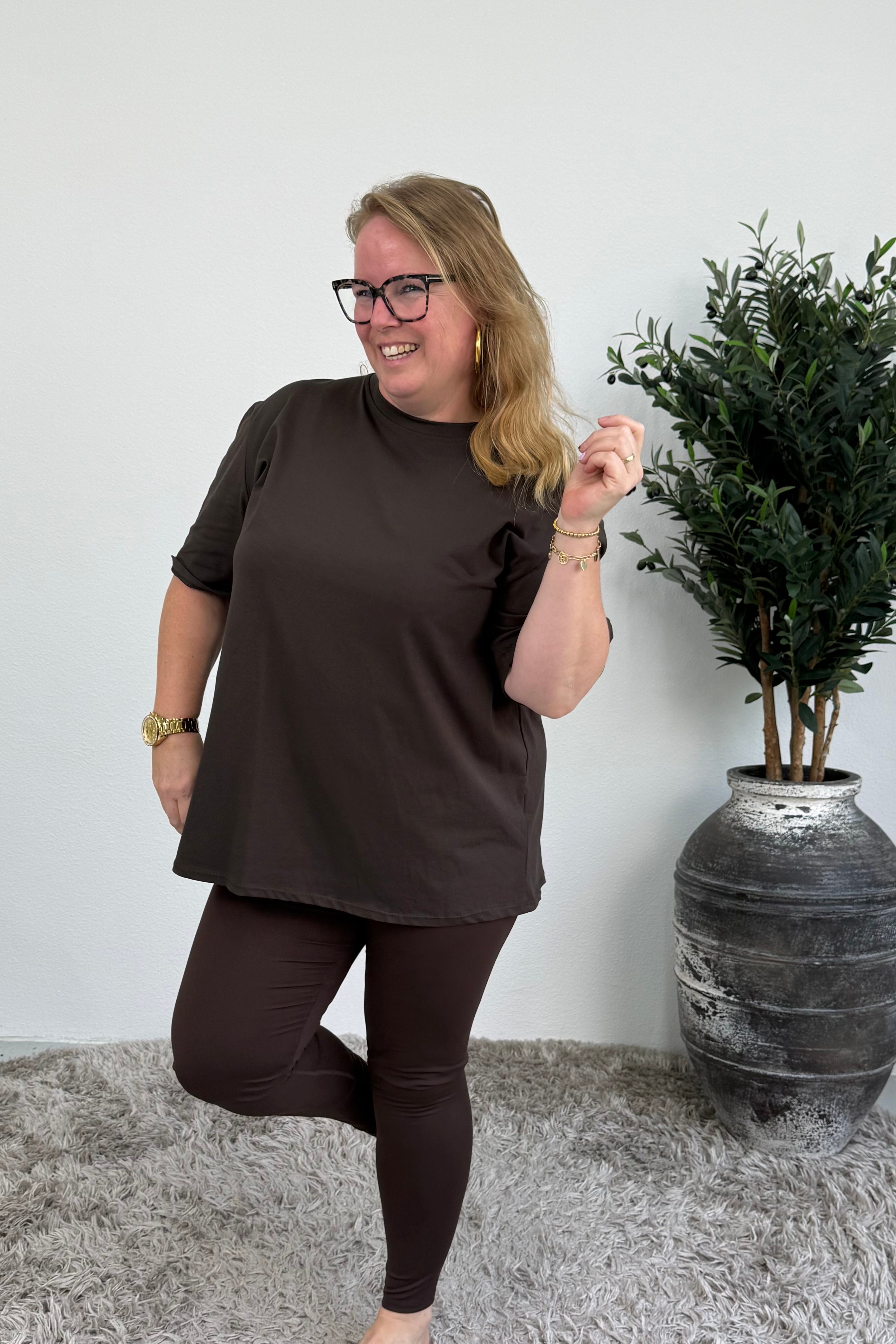 BASIC T-SHIRT LINNIES THE LABEL ESPRESSO