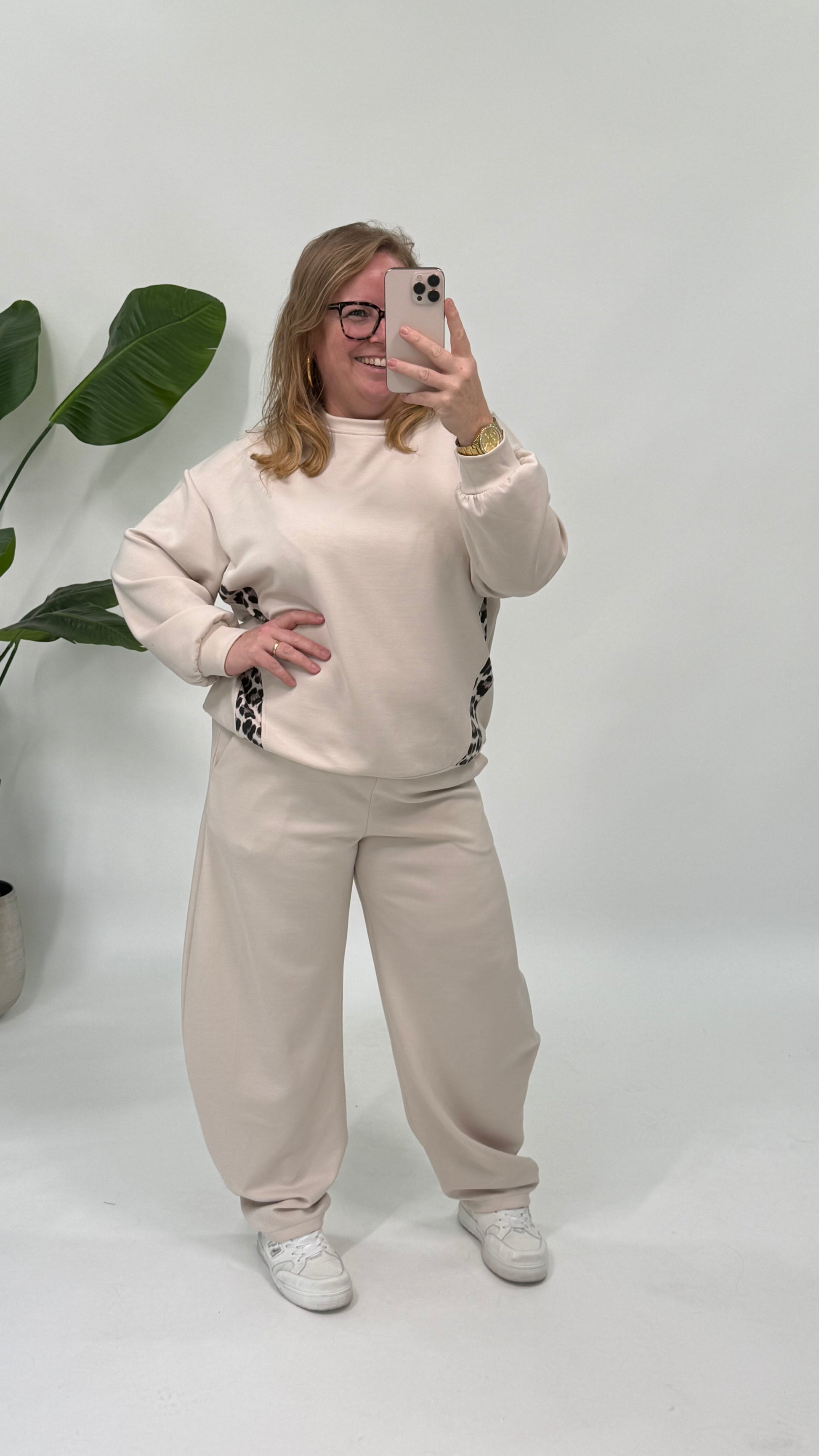 BARREL JOGGER OFF WHITE