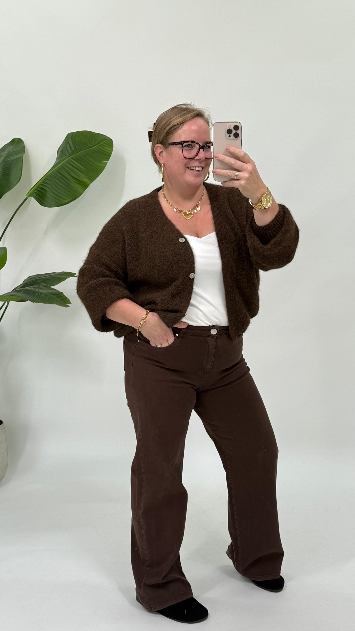 GEBREIDE CARDIGAN MET KNOPEN BRUIN