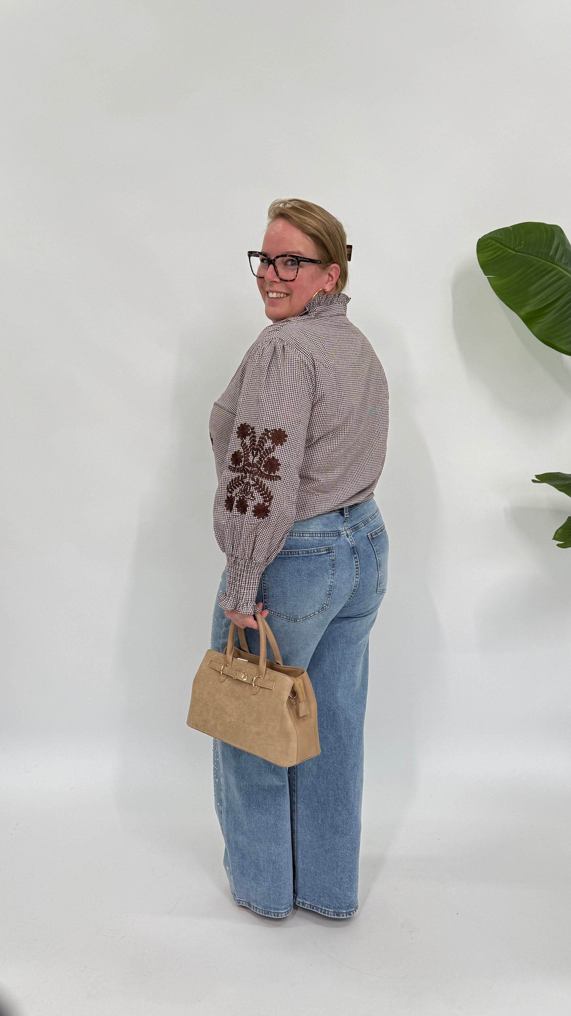 RUITJES BLOUSE MET BLOEMEN ESPRESSO