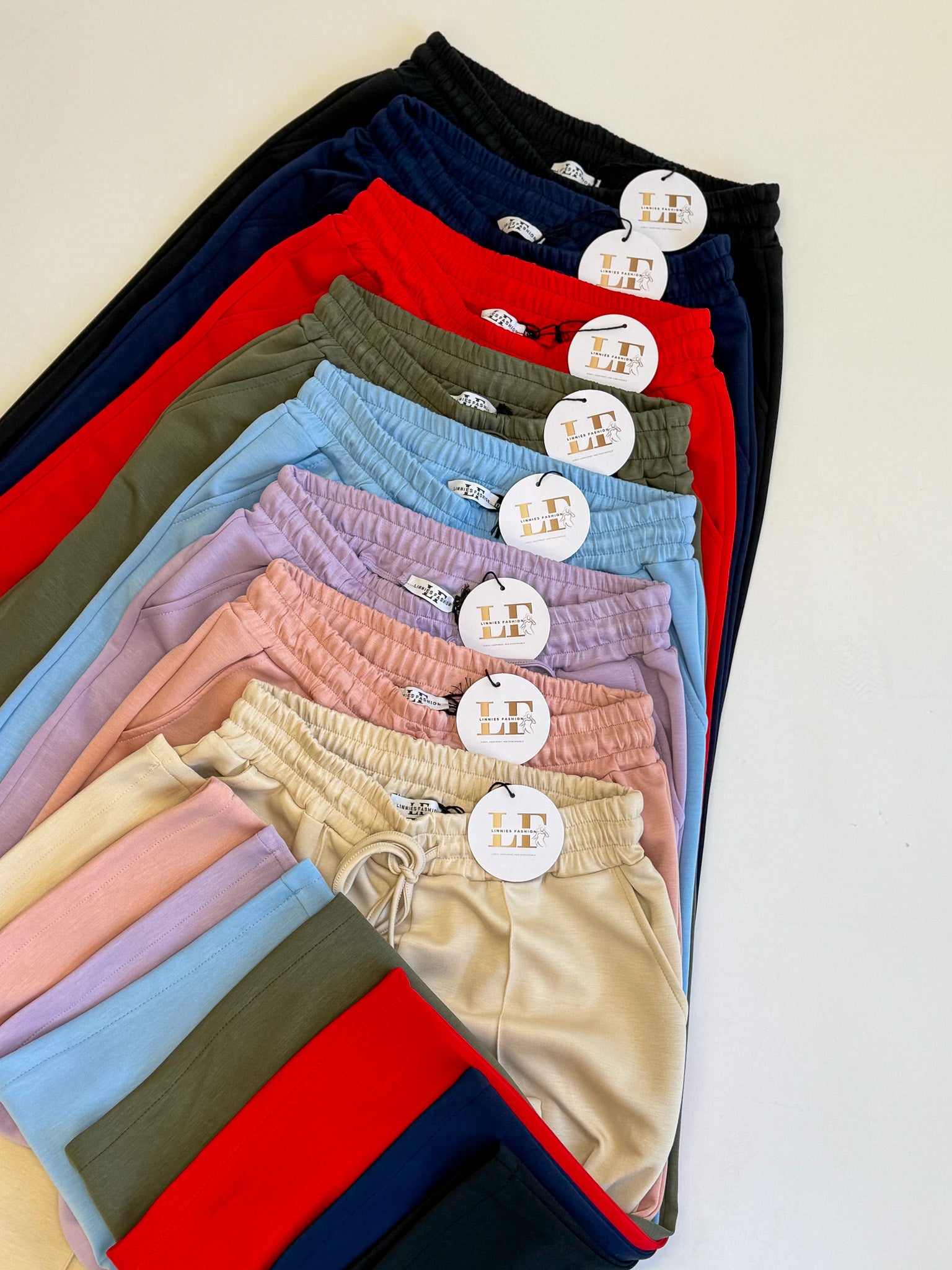 JOGGER-HOSE (40 B/M 48+) – 3 KLEID