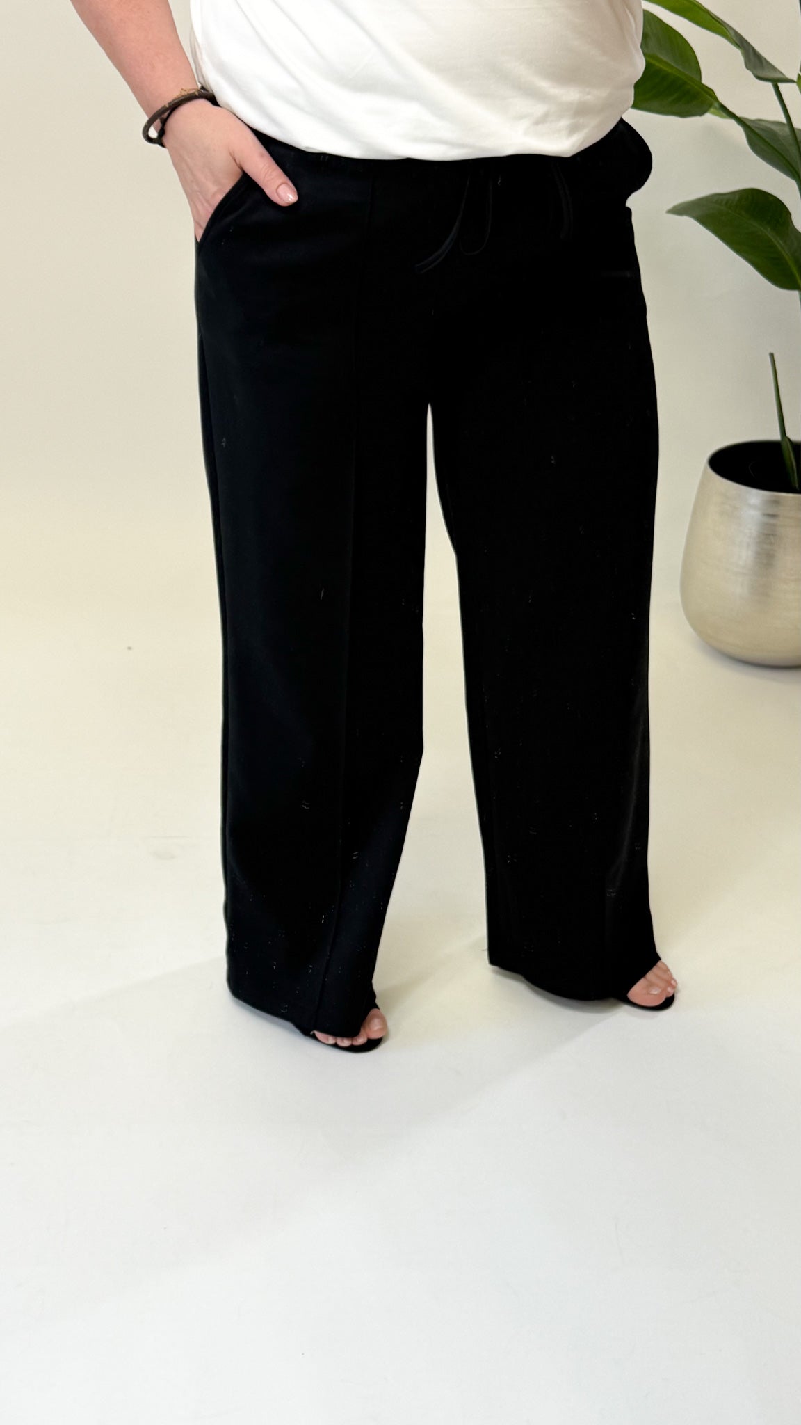 JOGGER-HOSE (40 B/M 48+) – 3 KLEID