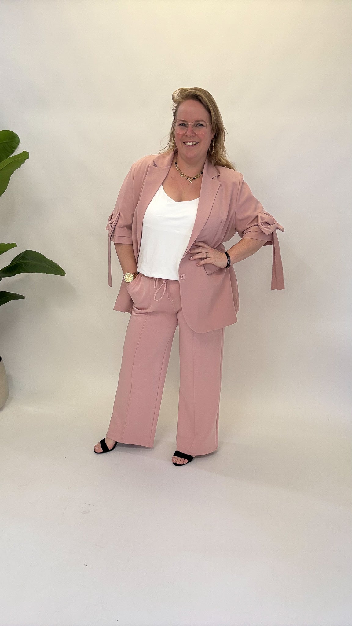 JOGGER-HOSE (40 B/M 48+) – 3 KLEID