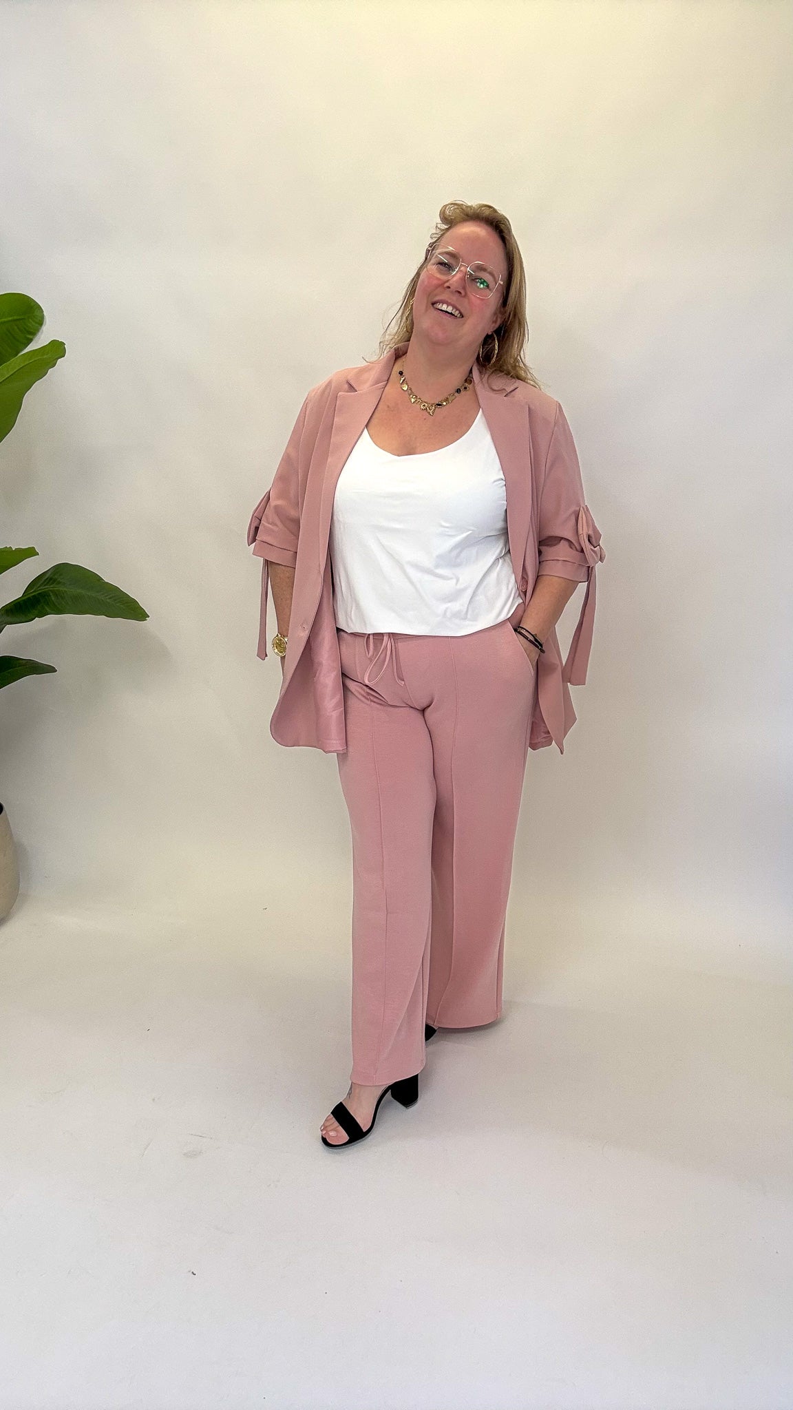 JOGGER-HOSE (40 B/M 48+) – 3 KLEID