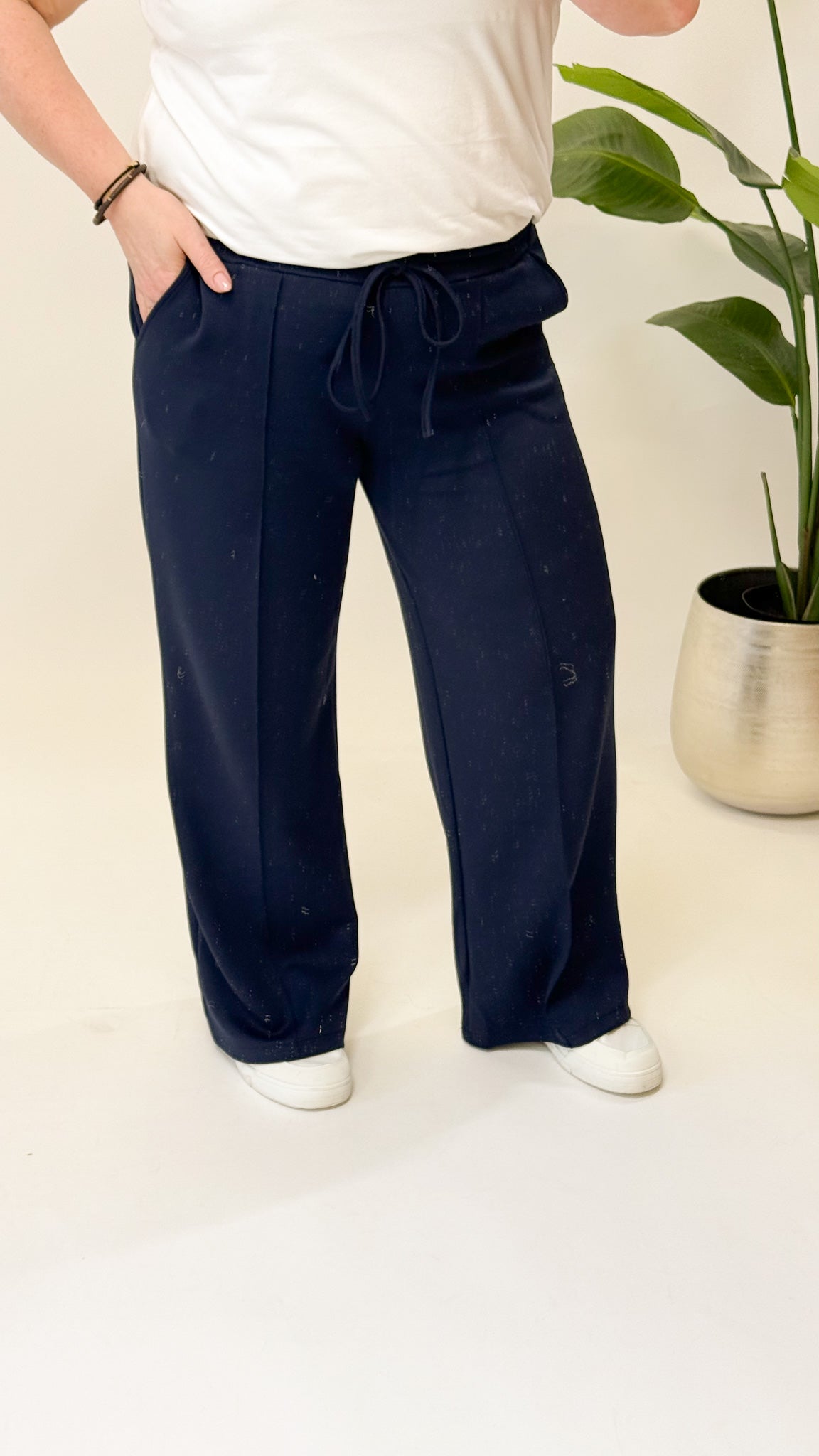 JOGGER-HOSE (40 B/M 48+) – 3 KLEID