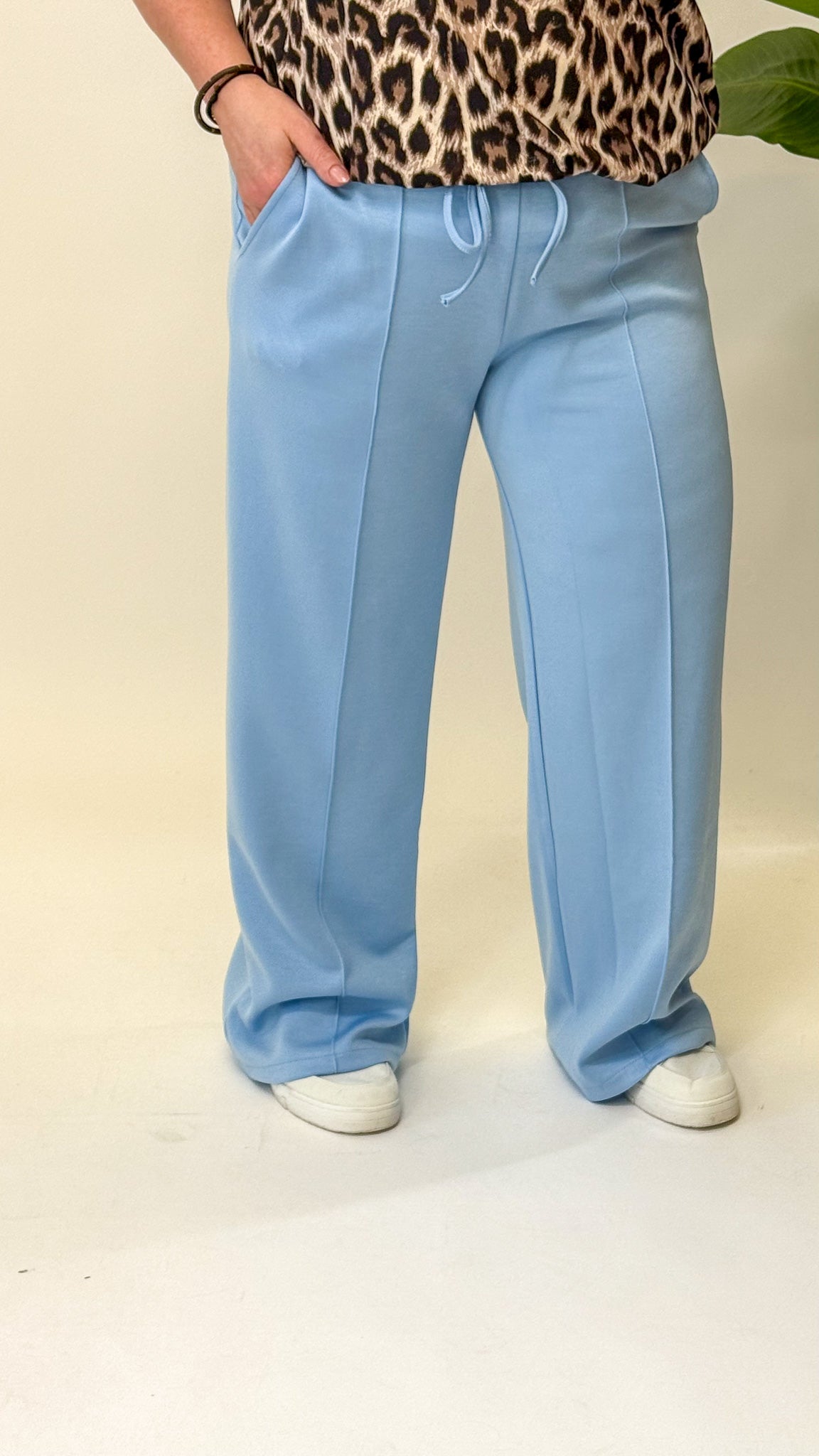 JOGGER-HOSE (40 B/M 48+) – 3 KLEID