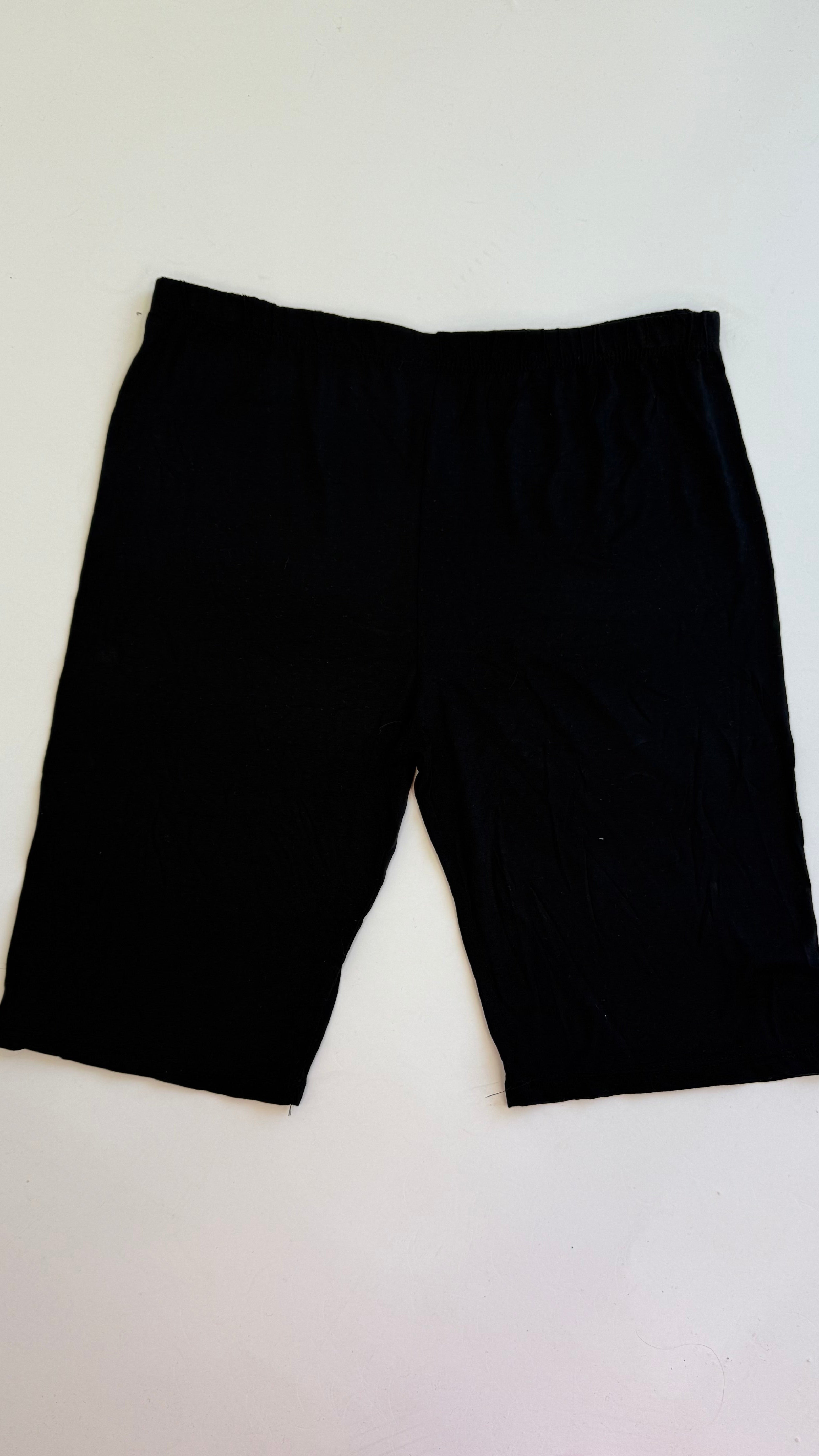 KURZE HOSE MIT PRINT (42 B/M 48+) - 6 KLEID