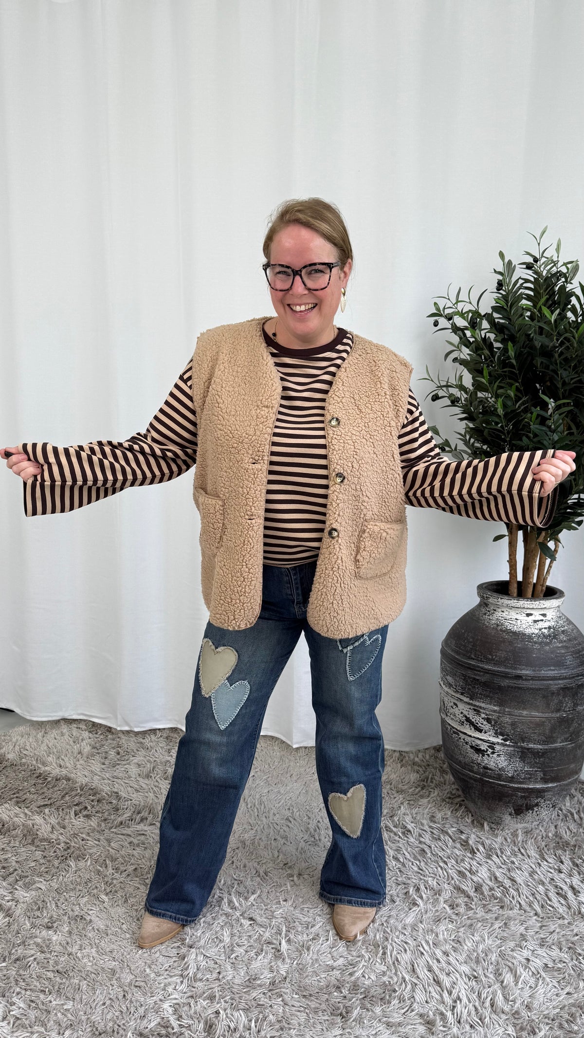 TEDDY GILET MET ZAKKEN ZAND