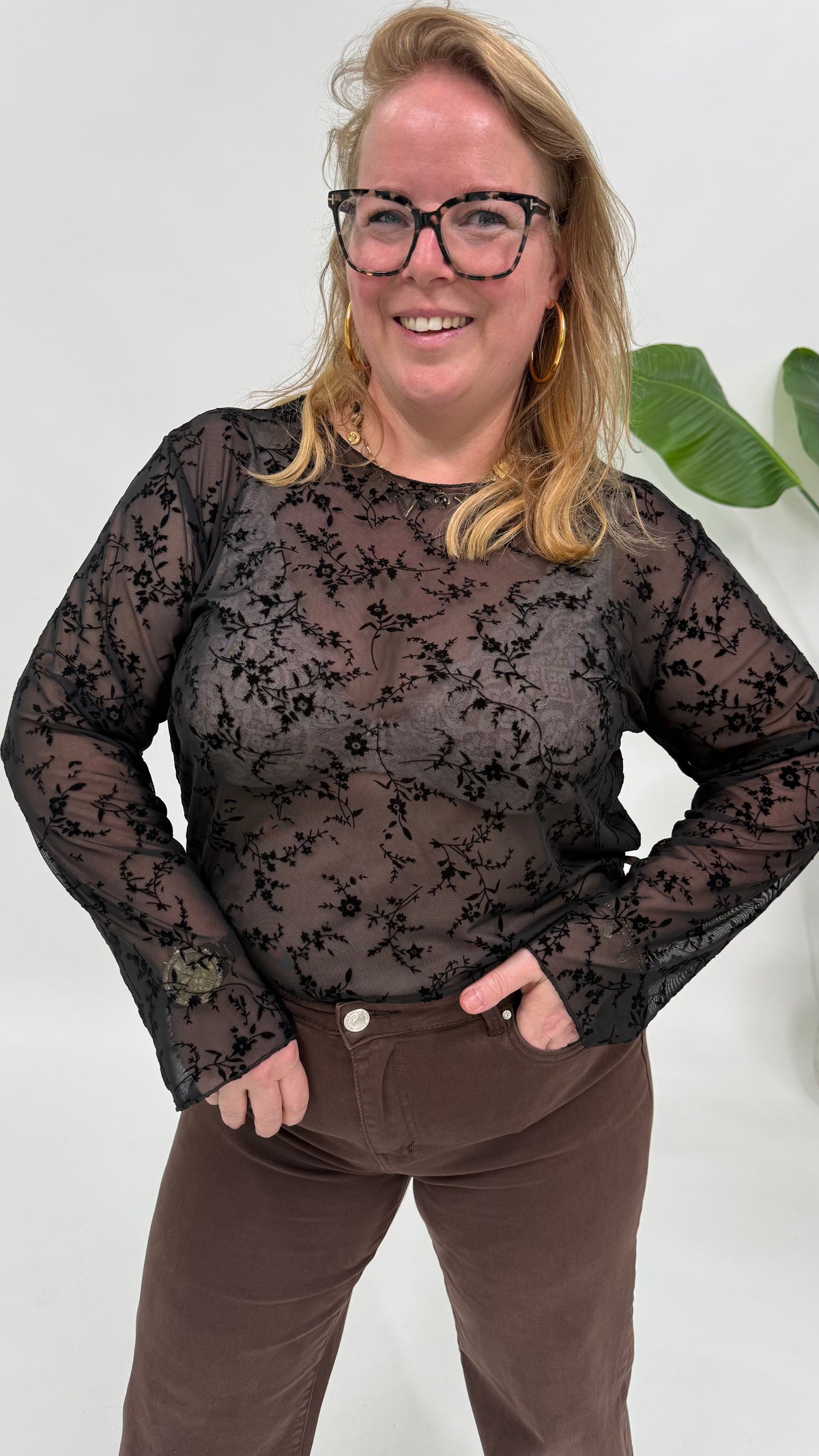 LACE TOP FLOWERS ZWART