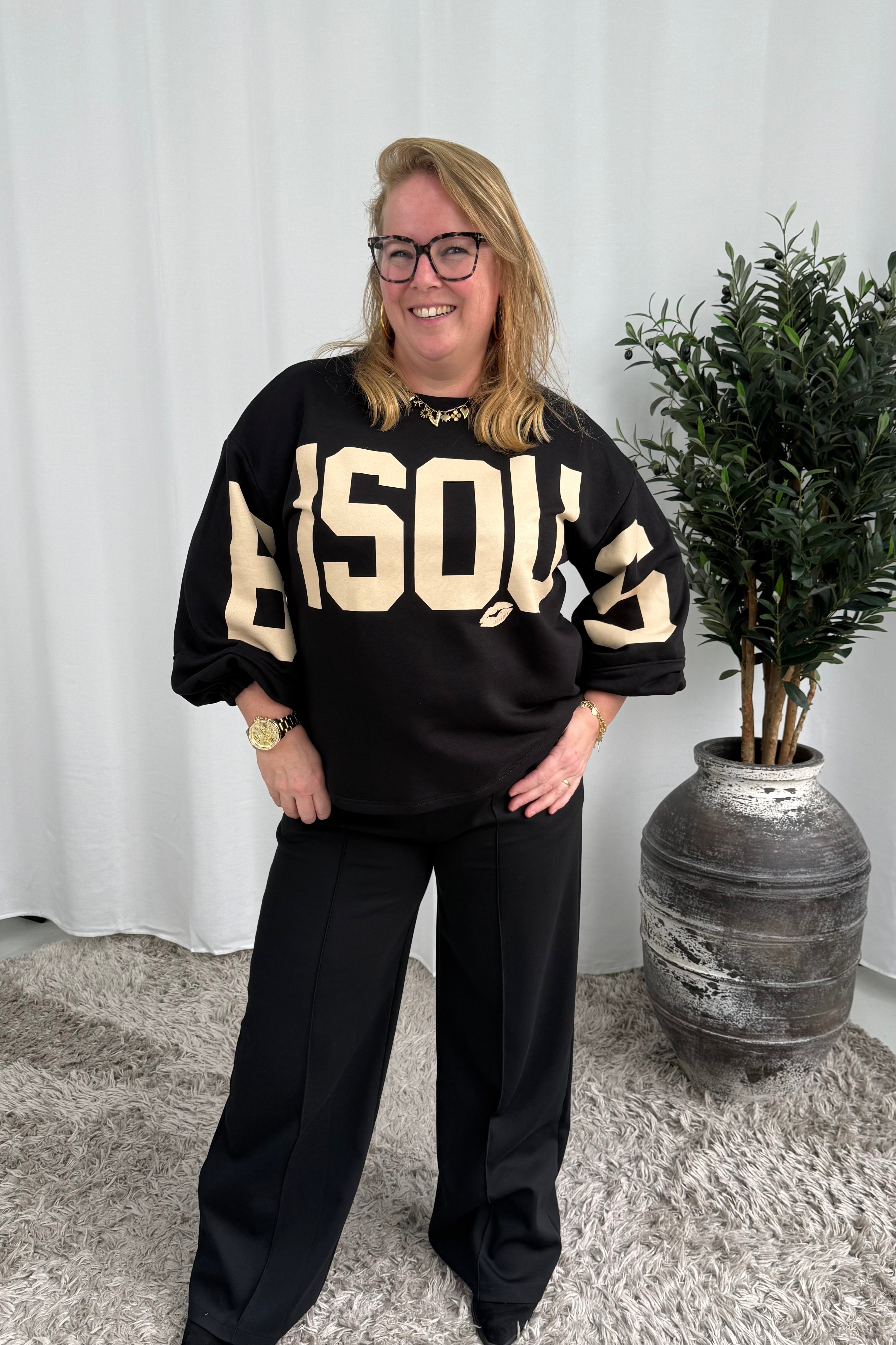 BISOUS SWEATER ZWART