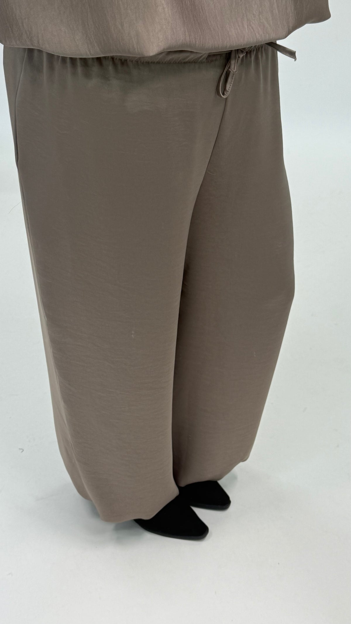 SILK LOOK BROEK TAUPE