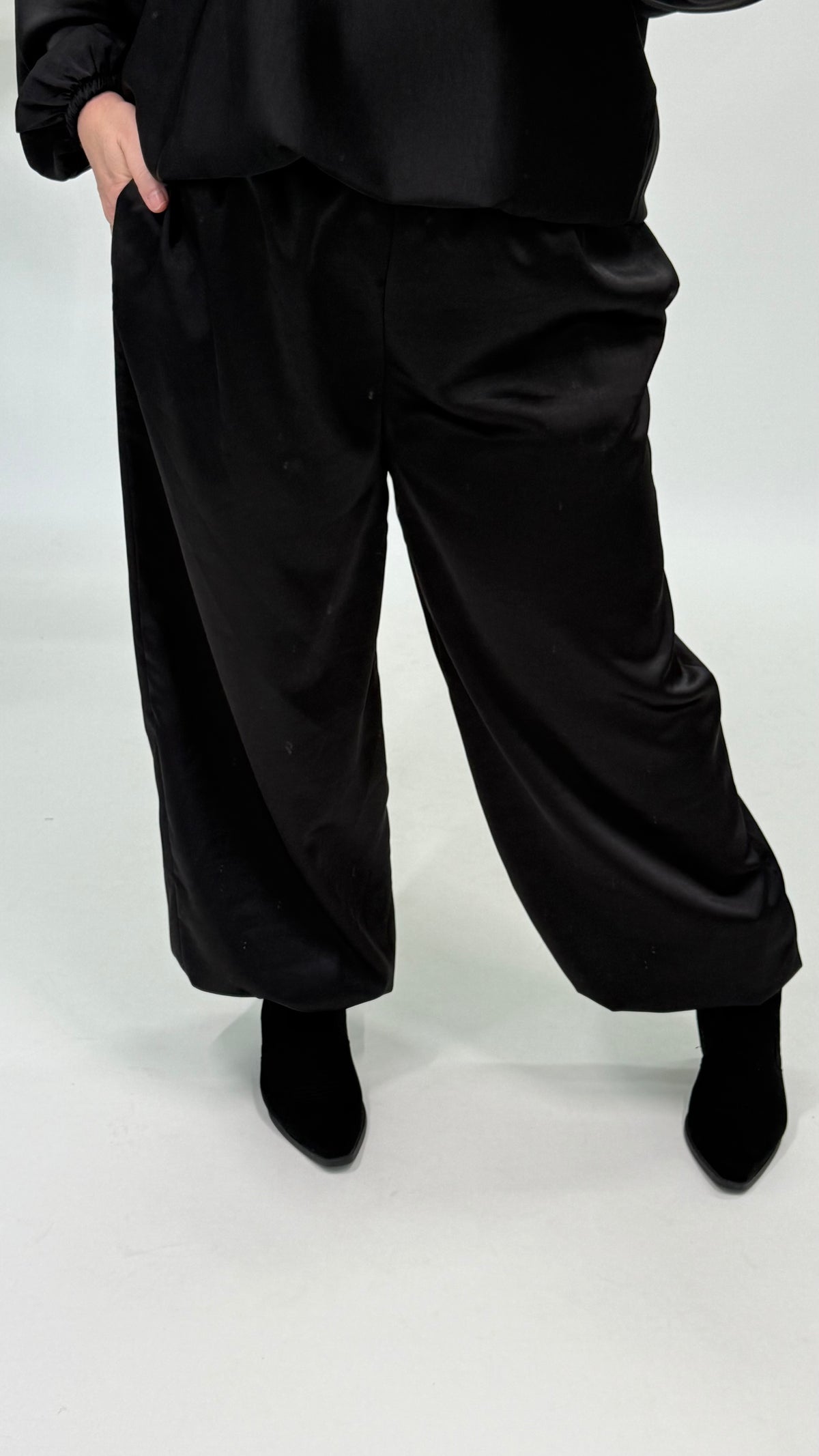 SILK LOOK BROEK ZWART