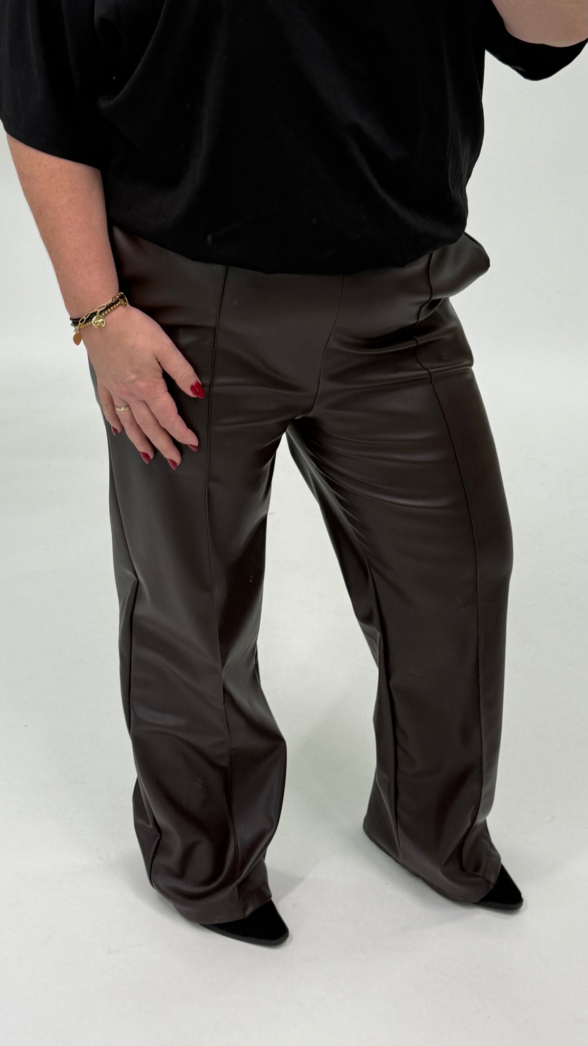LEATHER LOOK PANTALON ESPRESSO