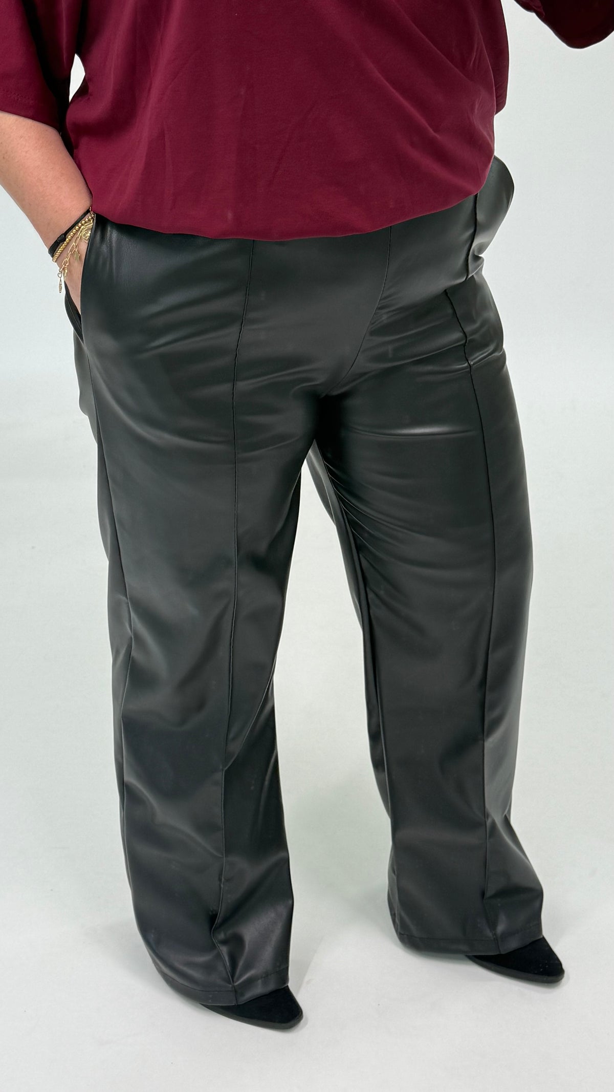 LEATHER LOOK PANTALON ZWART