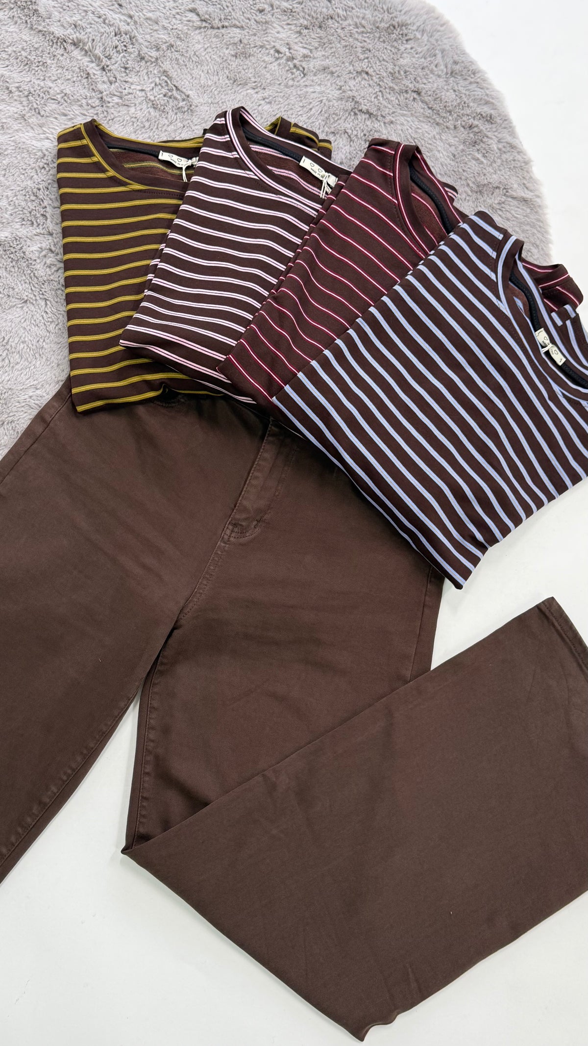 DUO STREEP TOP ESPRESSO/BLAUW
