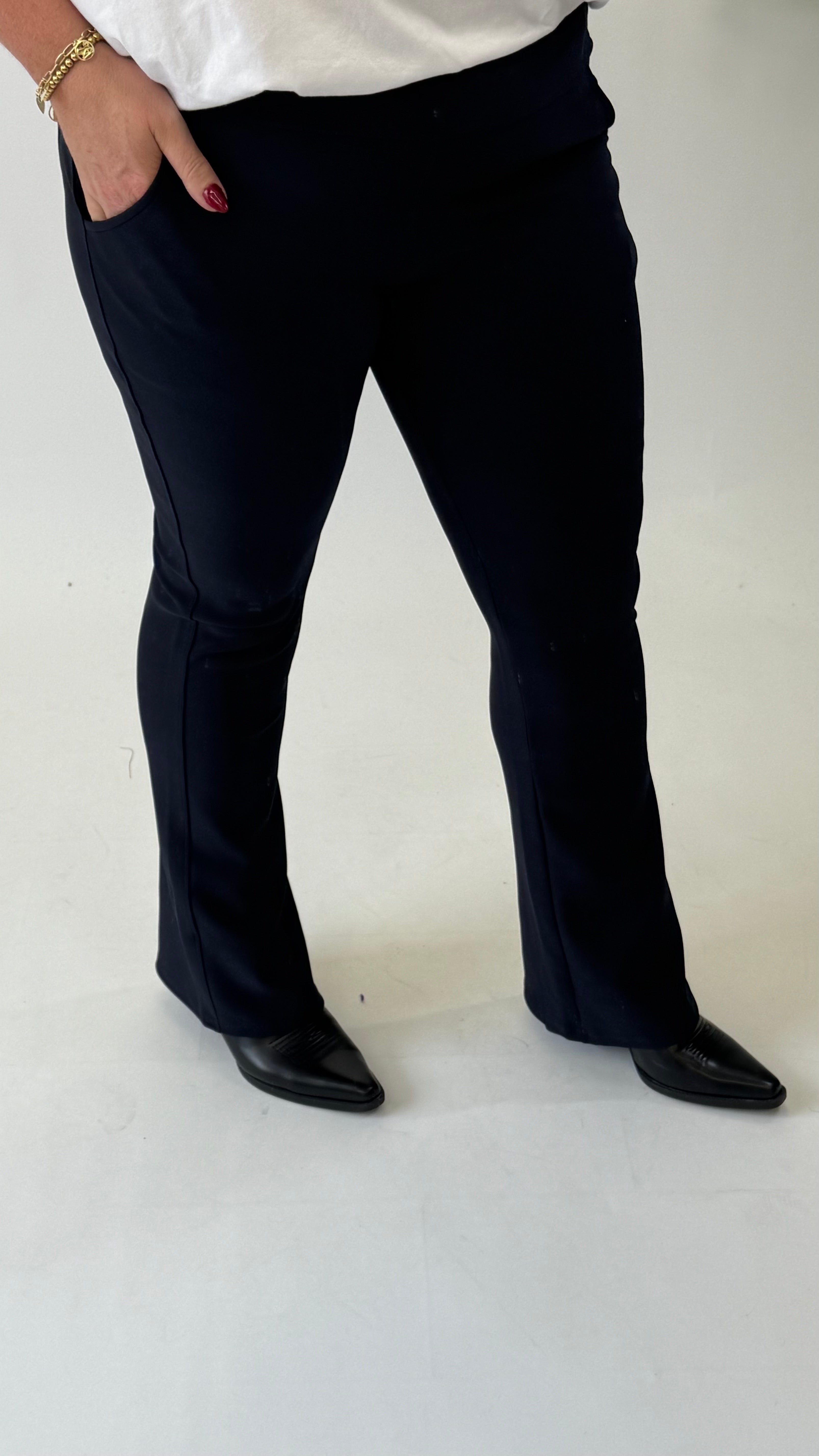 AUSGESTELLTE REISEHOSE - SCHWARZ