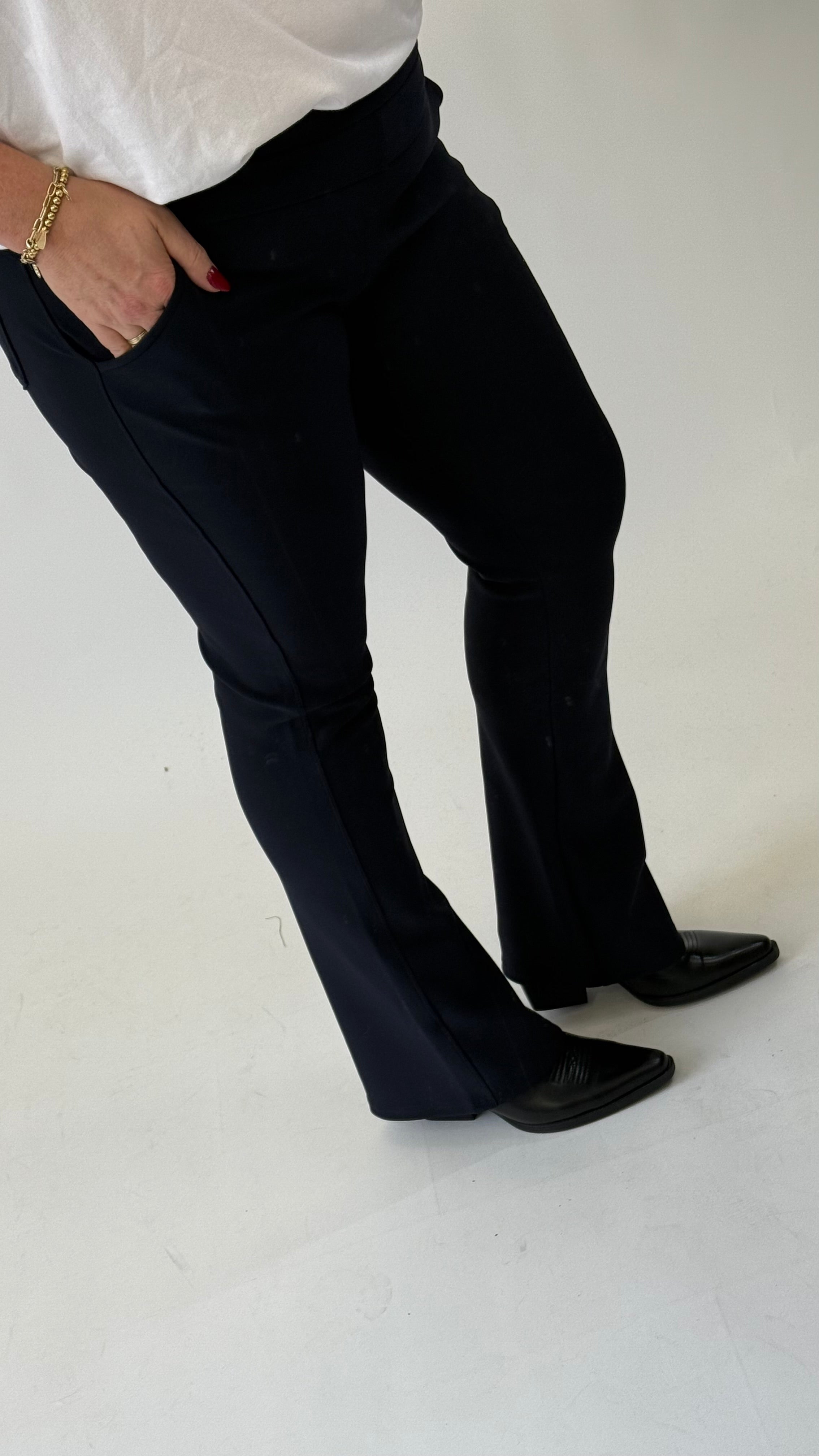 AUSGESTELLTE REISEHOSE - SCHWARZ