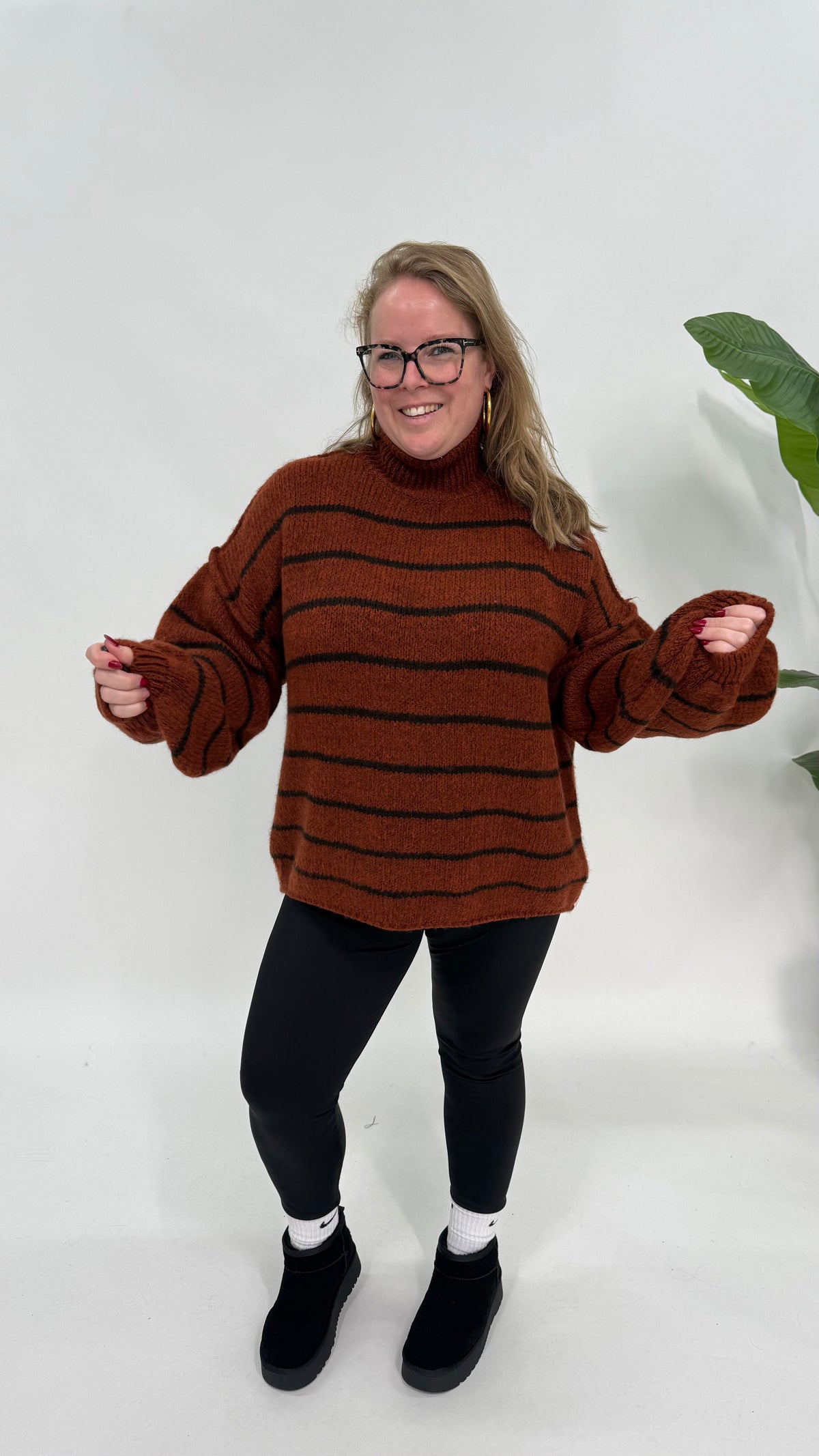 STREEP KNIT MET BALLONMOUW BRIQUE