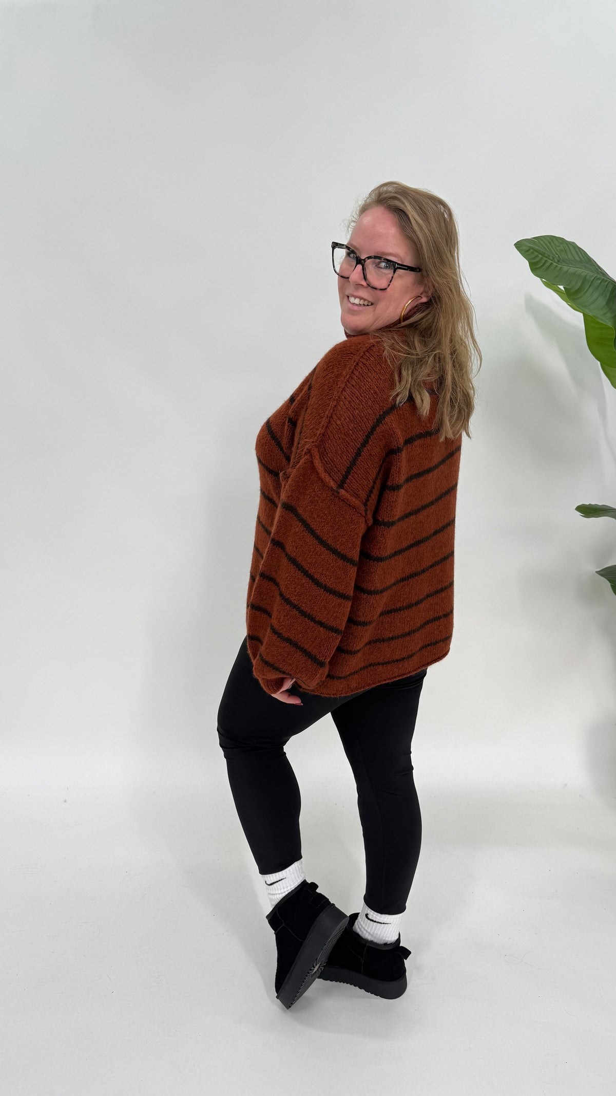 STREEP KNIT MET BALLONMOUW BRIQUE
