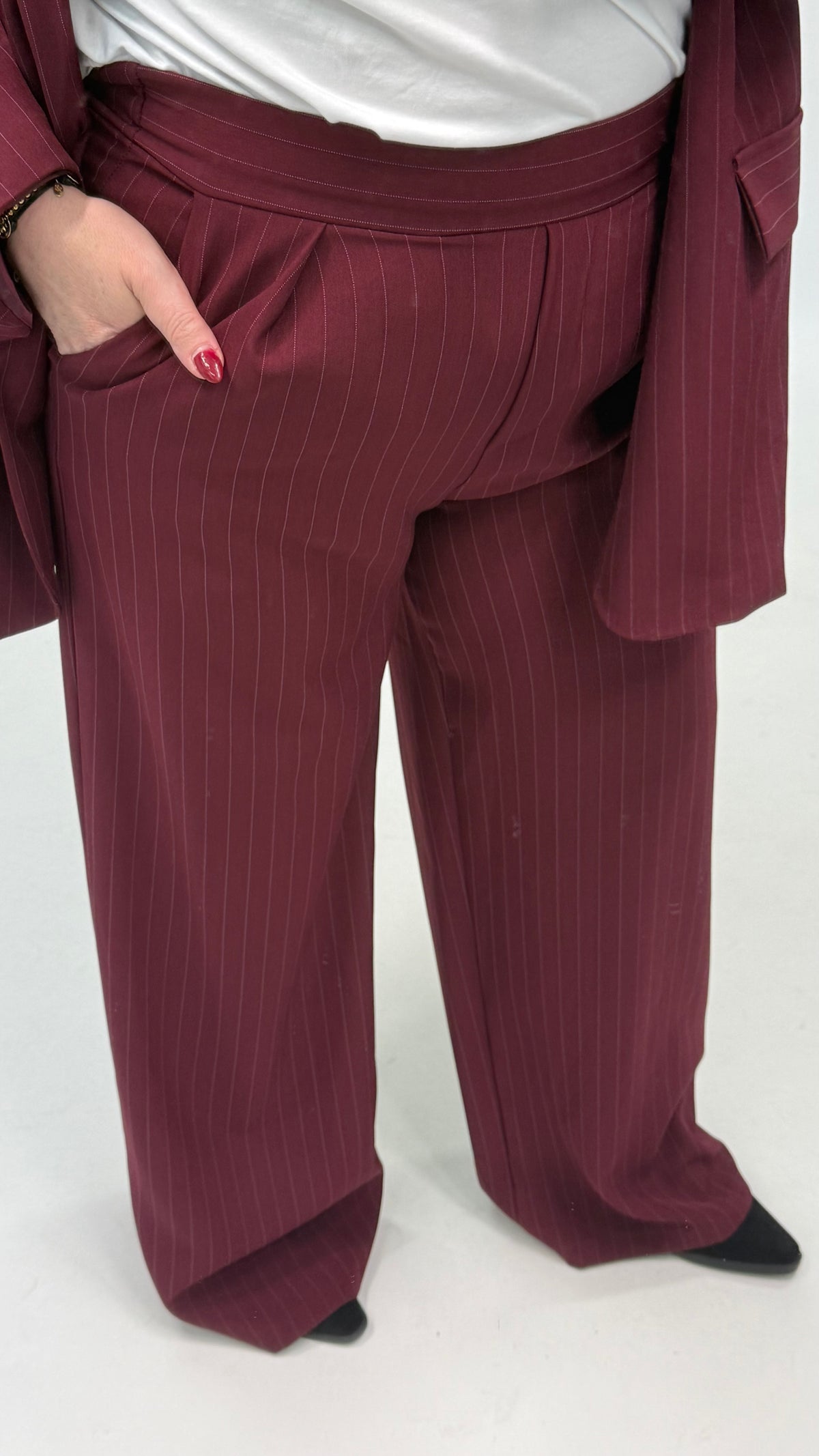KRIJTSTREEP PANTALON BURGUNDY