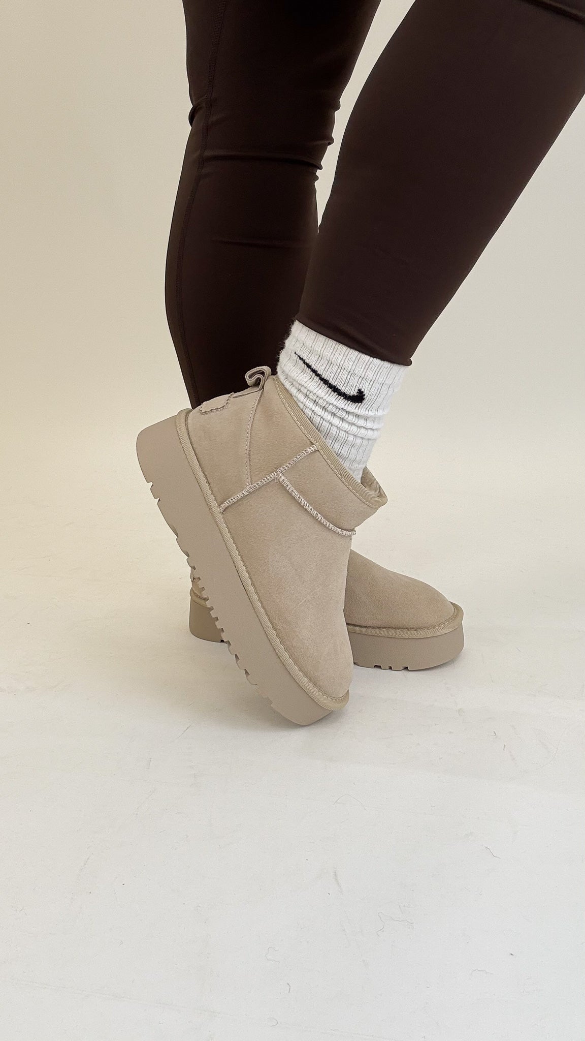 CELINA SLIPPER - BEIGE 68-367