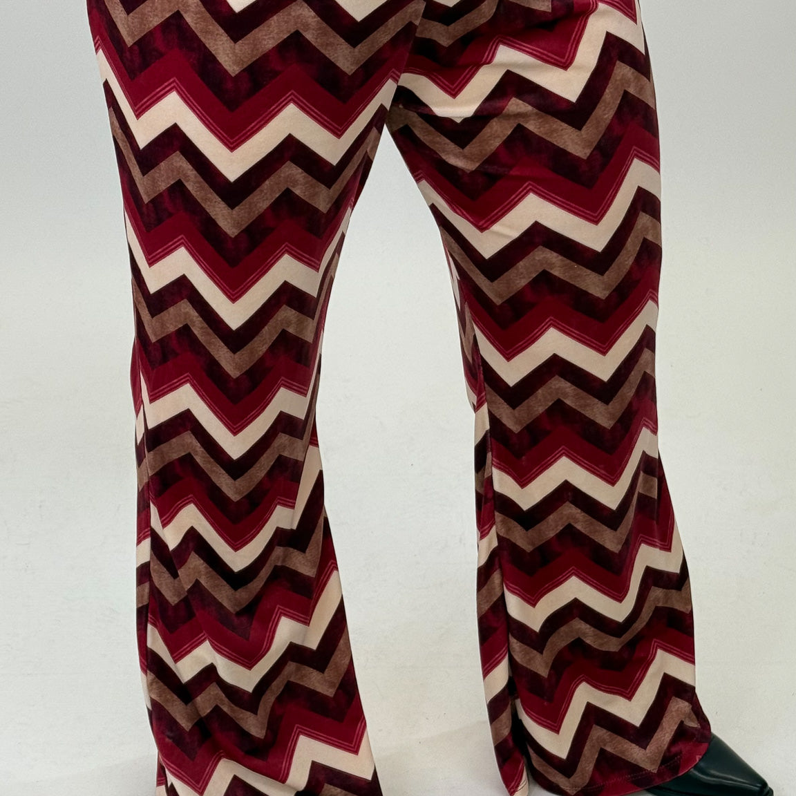 AUSGESTELLTE REISEHOSE - SCHWARZ