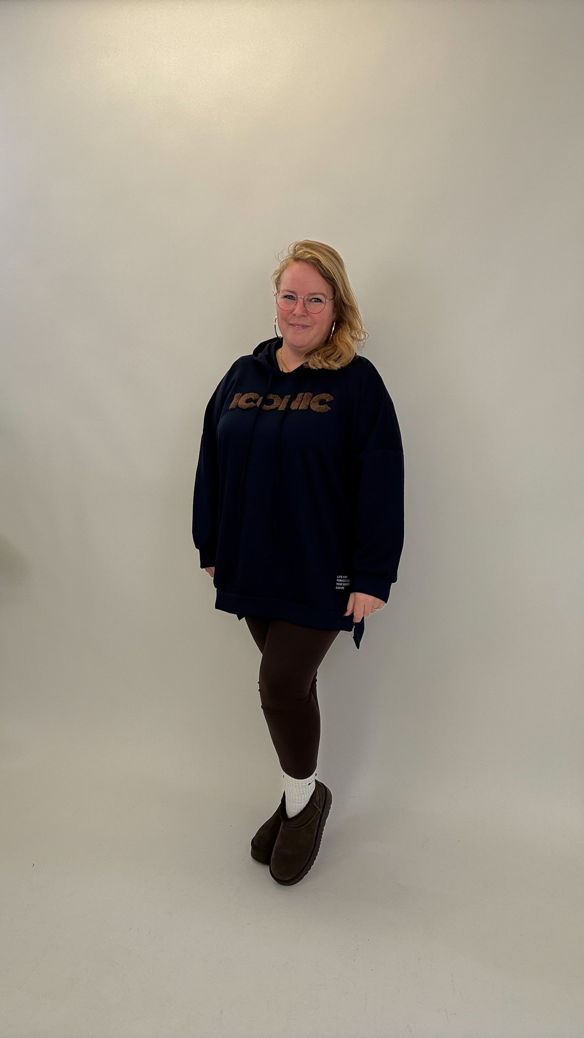 ICONIC HOODIE MET RITS - 1806