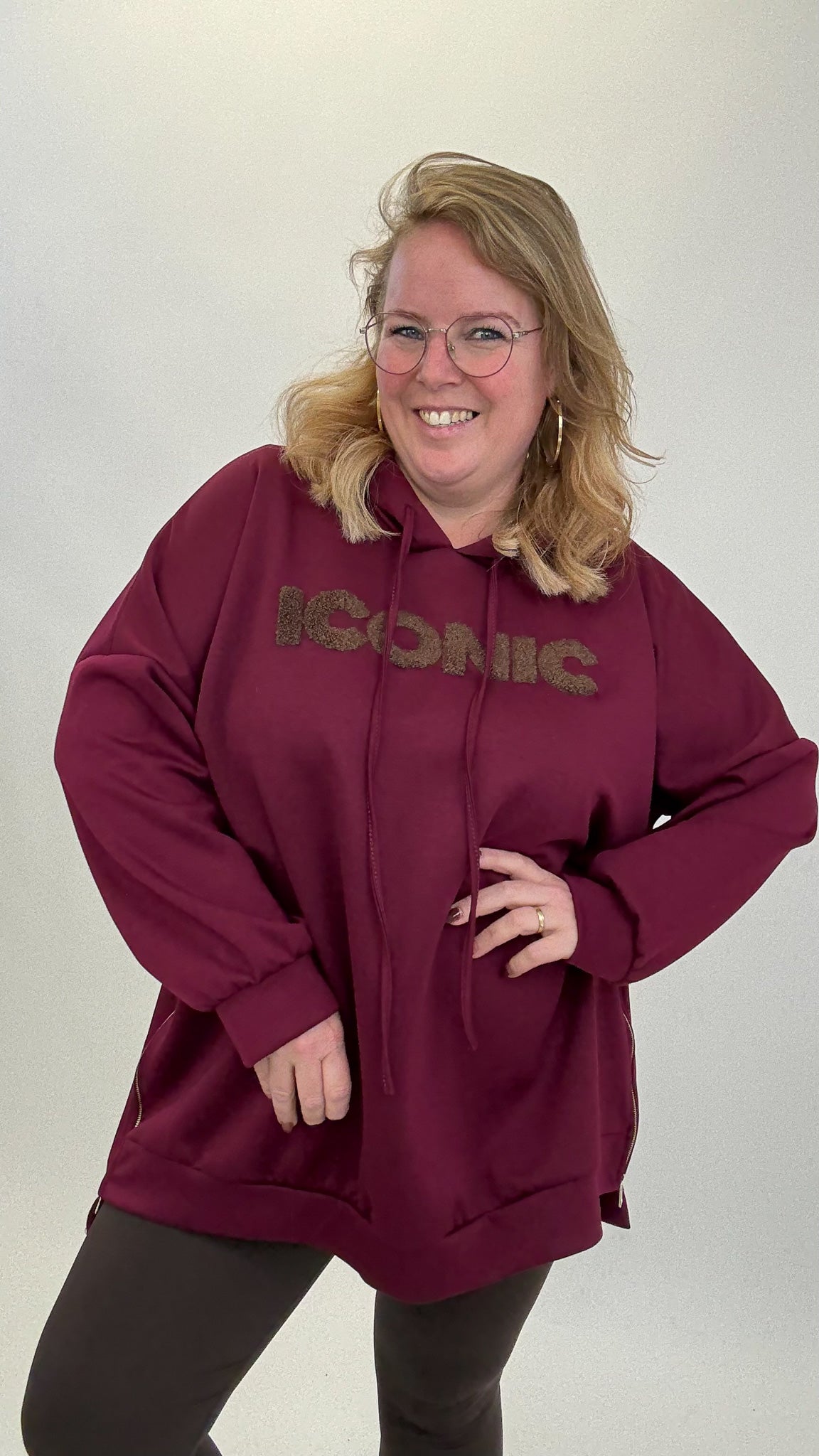 ICONIC HOODIE MET RITS - 1806