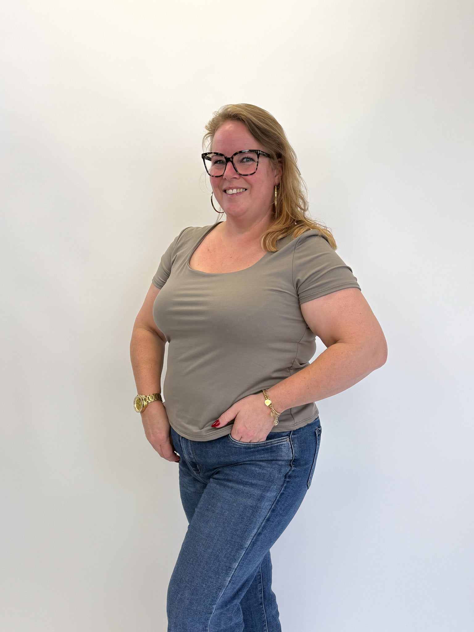 BASIC LINNIES TOP TAUPE