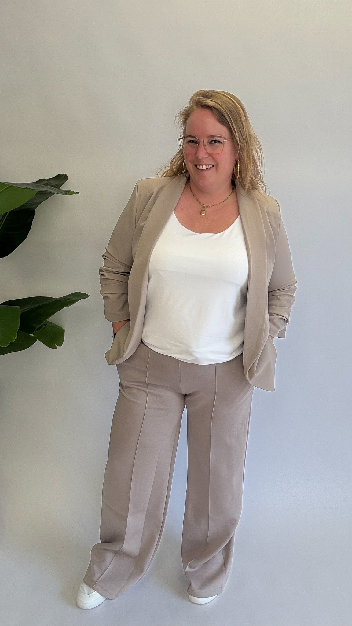 JOGGER-HOSE (40 B/M 48+) – 3 KLEID