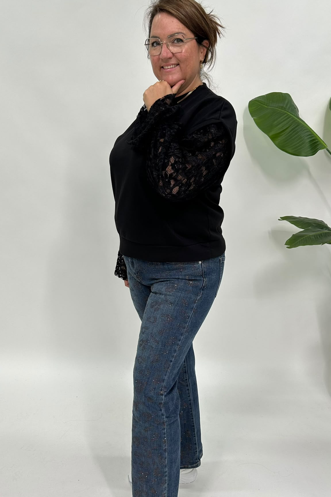 SWEATER MET LACE MOUW ZWART