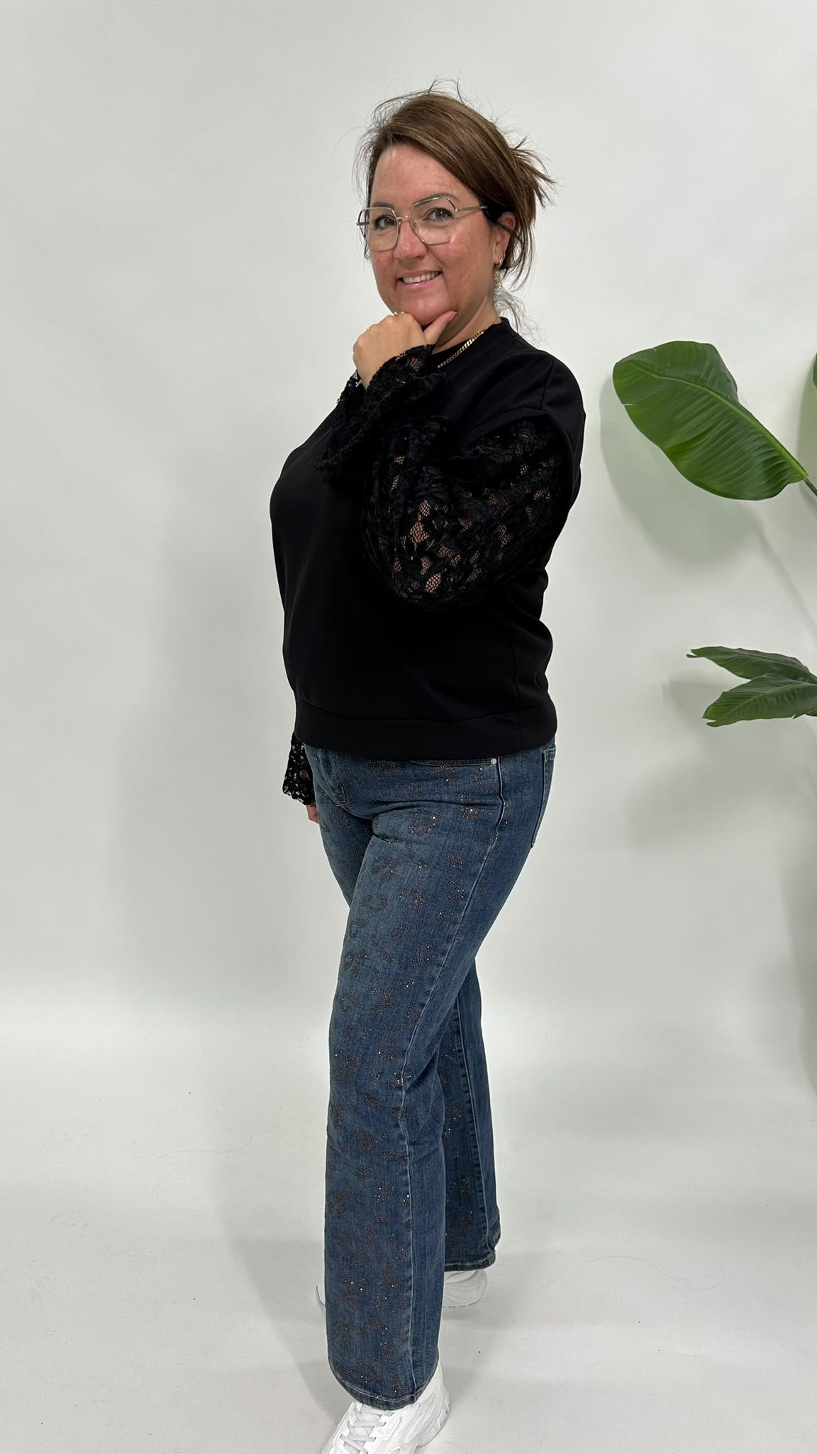 SWEATER MET LACE MOUW ZWART