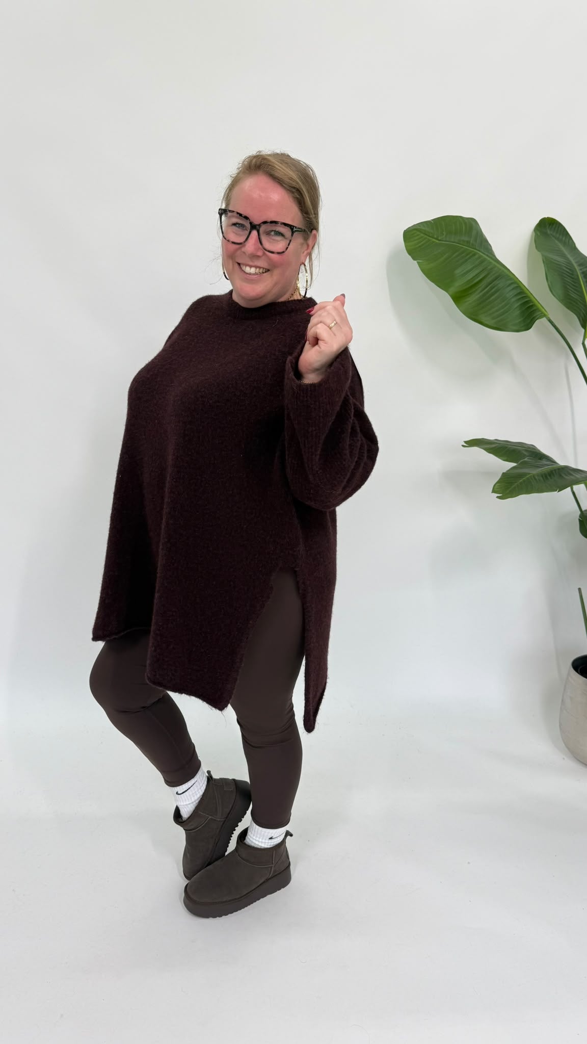 OVERSIZED ZACHTE TRUI BURGUNDY